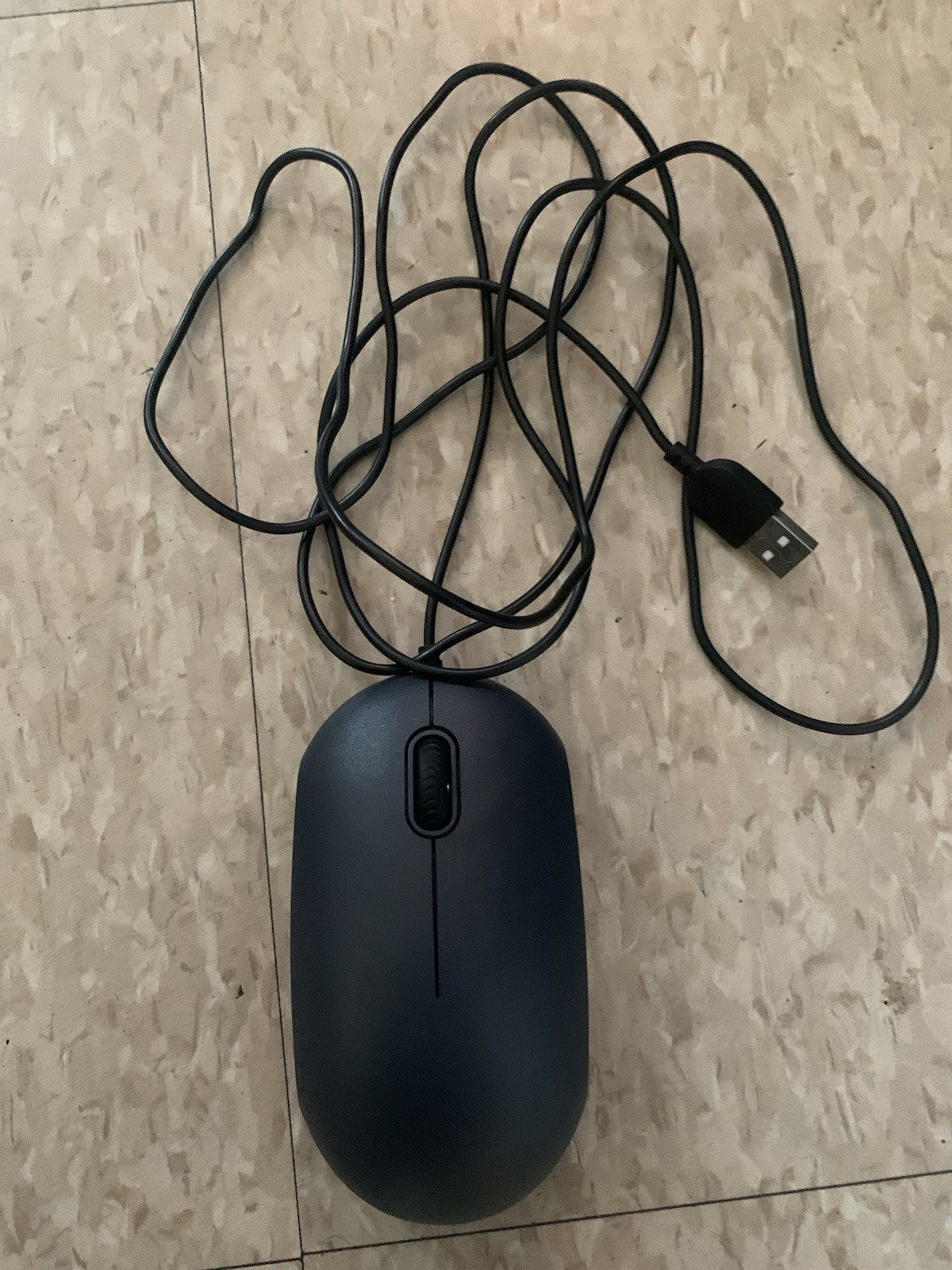 OFFICE MOUSE LIKE BRAND NEE VERY NICE AND GOOD DEAL GOOD CONDITION