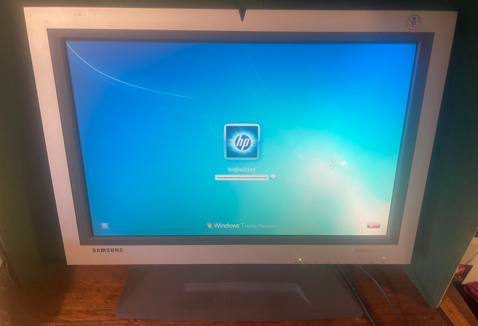 Samsung 240T SyncMaster 24” LCD TFT Flat Panel Computer Monitor, HUGE 4:3 Aspect
