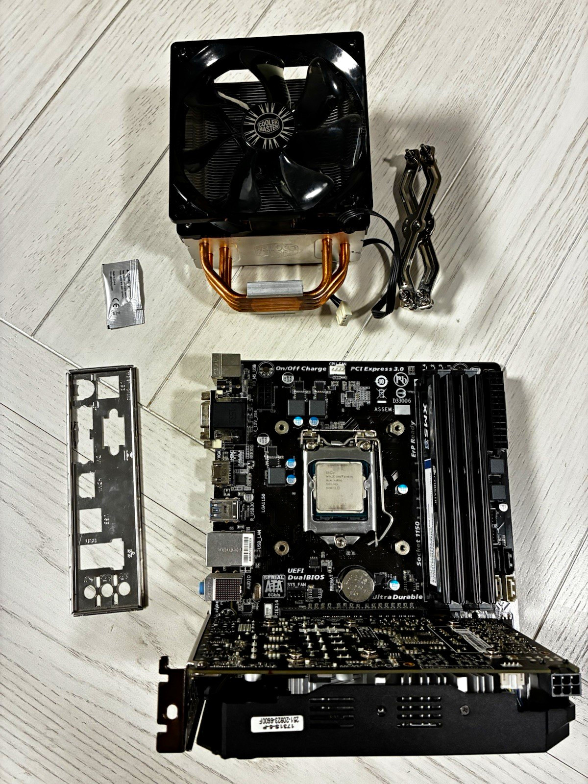 i5-4670K + GTX 1060 6GB + 16GB RAM