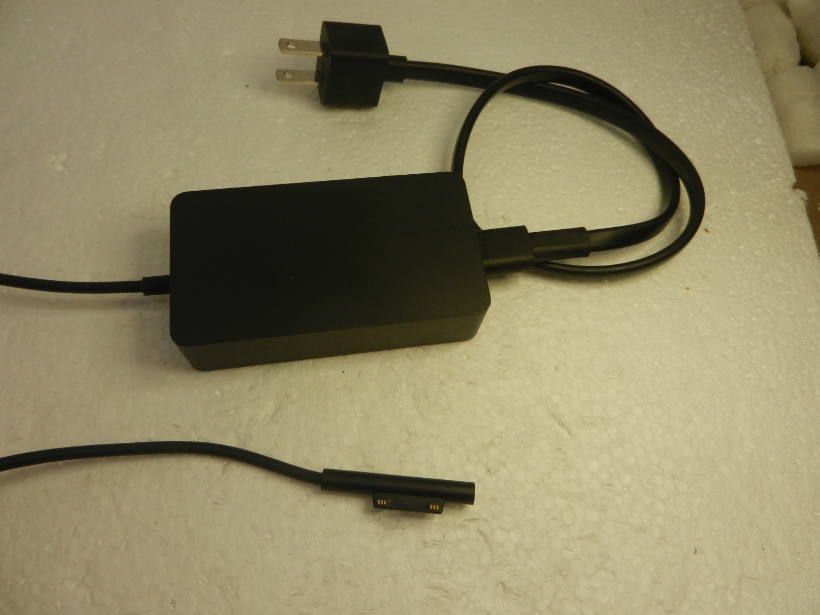 Genuine Microsoft 1800 AC ADAPTER / Charger for Surface PRO  ( 44w 15V 2.58A )