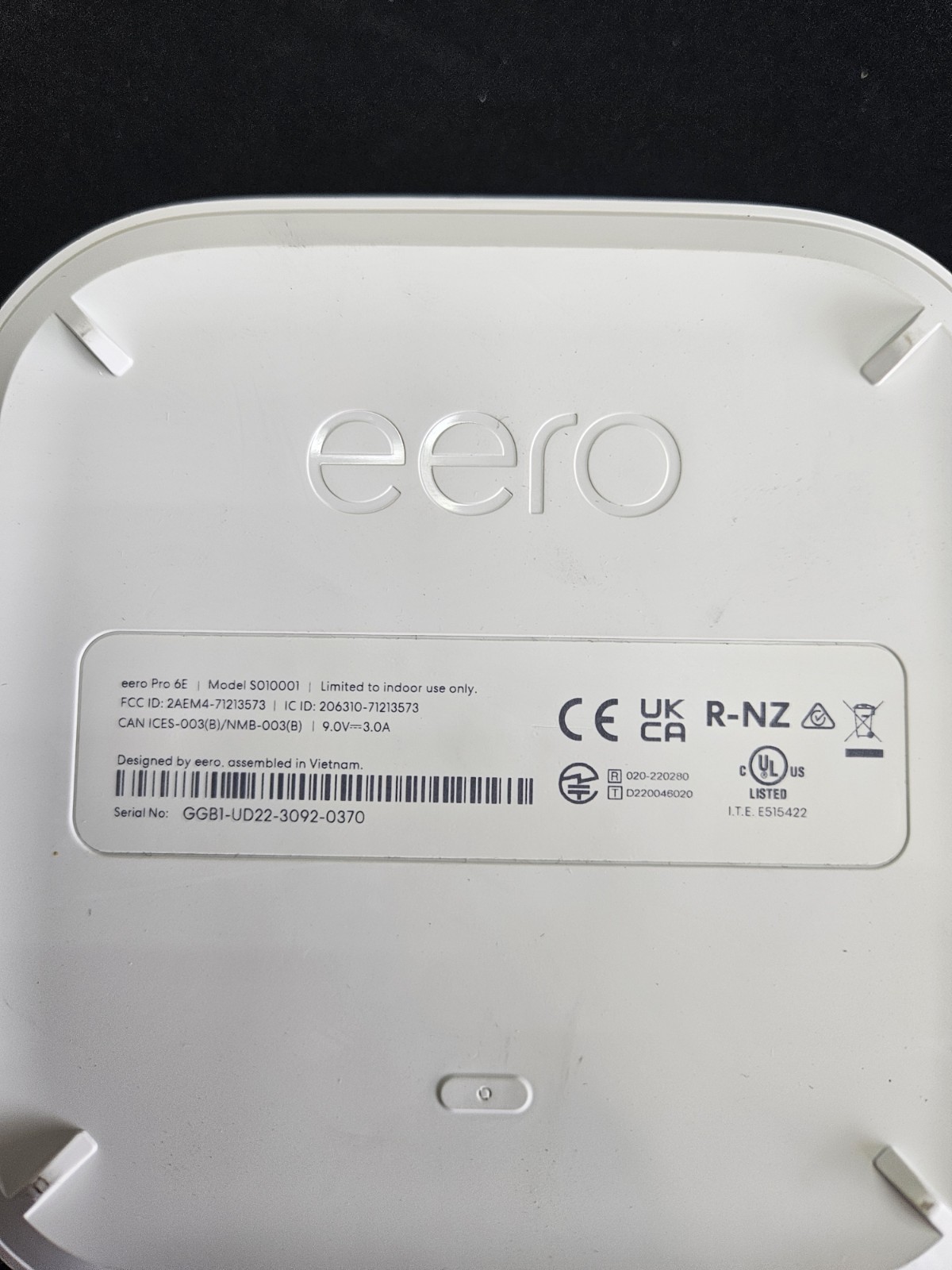 eero Pro 6E Wi-Fi 6E Mesh Router 5400Mbps White 2 LAN Ports S010001