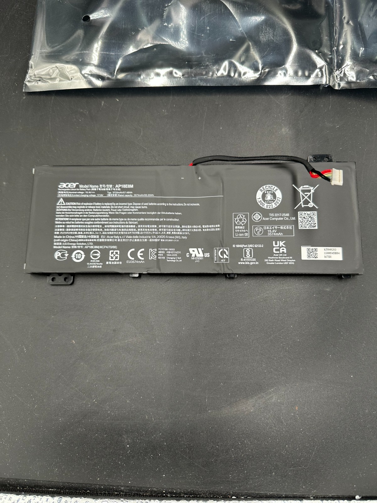 Genuine Acer AP18E8M Laptop Battery 15.2V 3574mAh 54Wh OEM New Open Bag