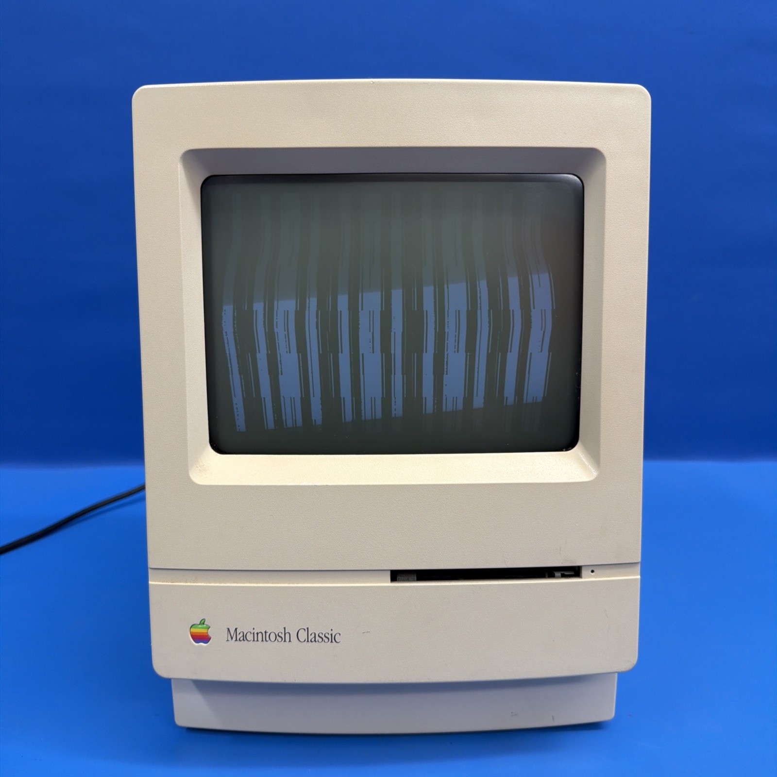 Macintosh Classic M1420 Apple Computer 1990 Vintage Powers On