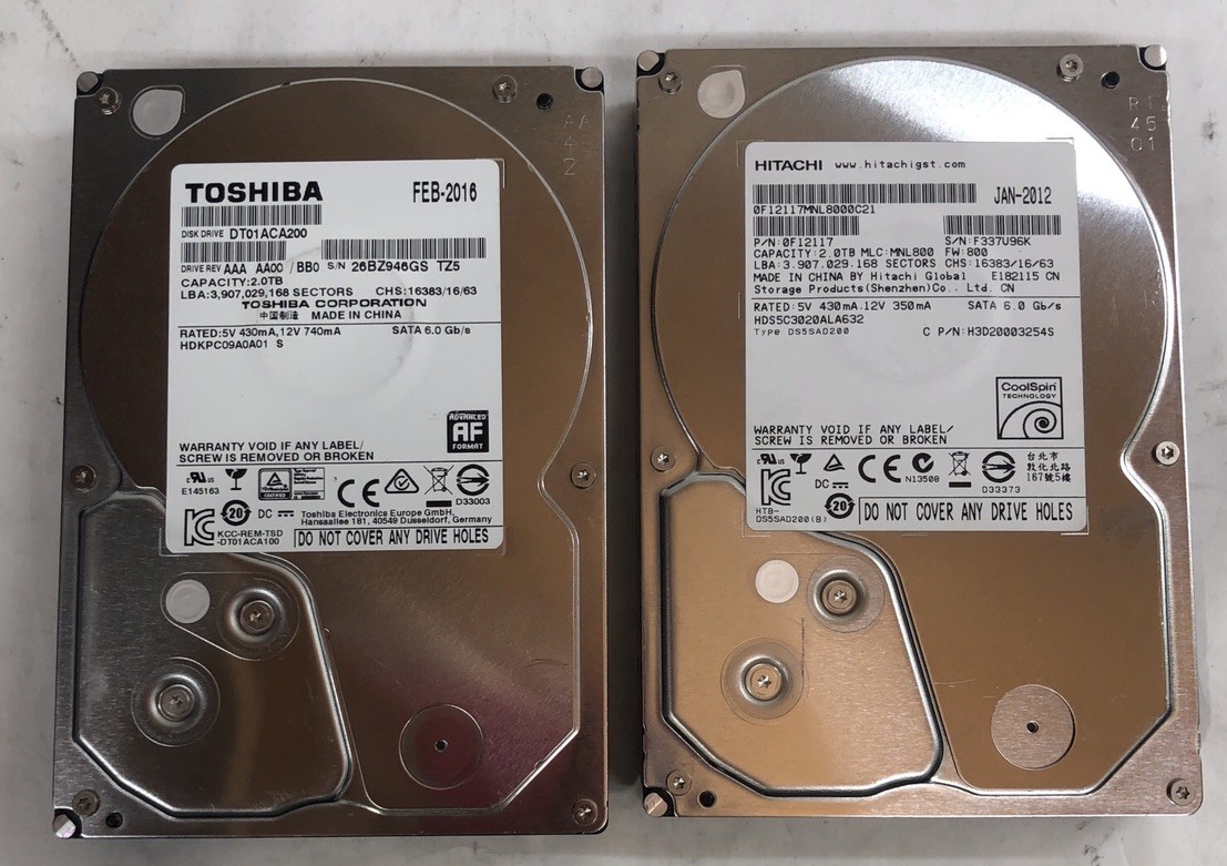 [Mixed lot of 2] Hitachi Deskstar 5K3000 + Toshiba DT01ACA200 | 2TB SATAIII 3.5"