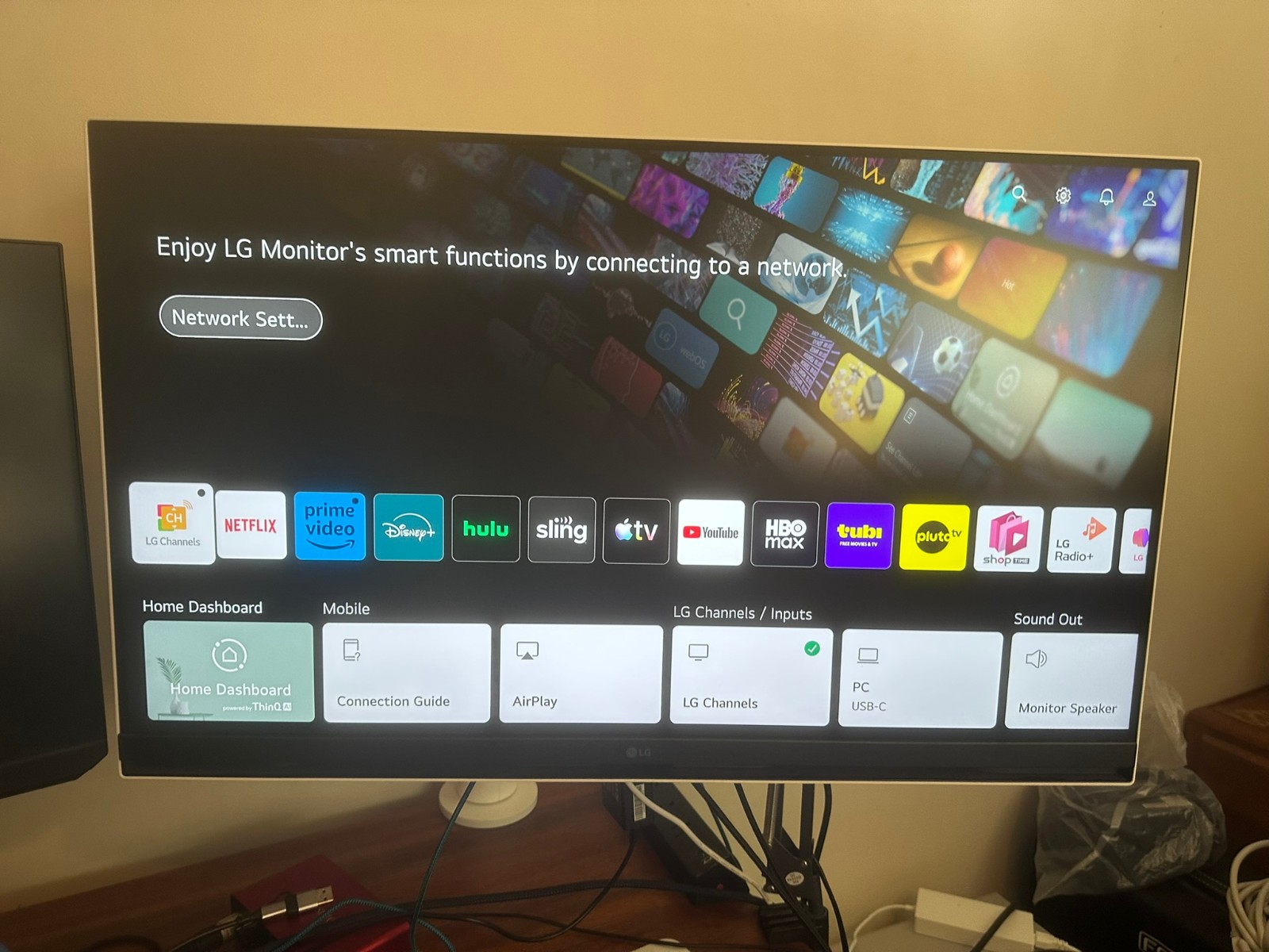 LG MyView 32" 4K UHD Smart Monitor (32SR73U-W) – In Box – USB-C 65W