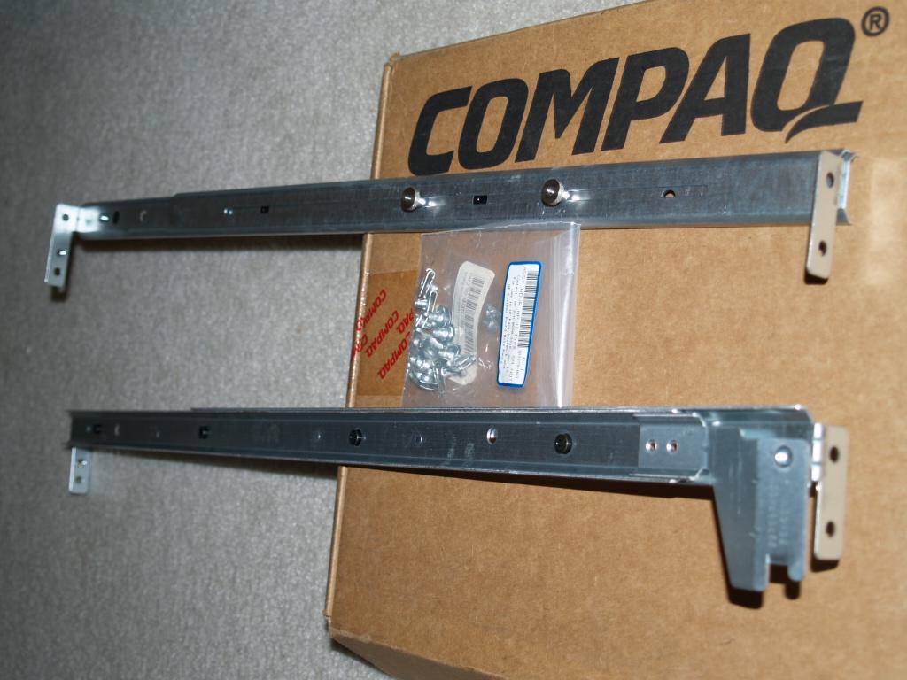 HP Third Party Round Hole Rails DL380 G2 228894-B21