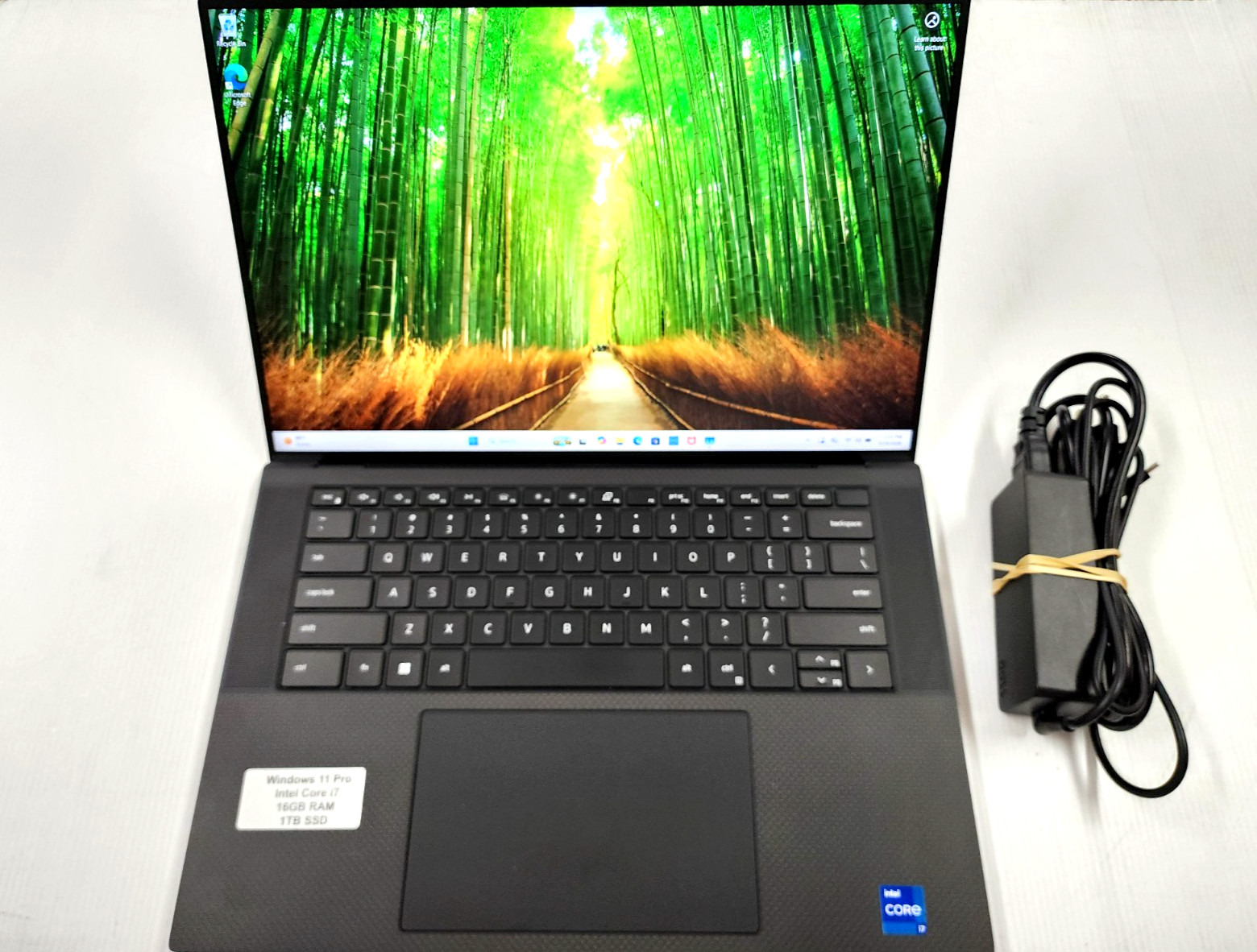 Dell XPS 15 9530 15.6"  i7-13620H 16GB RAM 512GB SSD 2.40Ghz Laptop w/ Charger