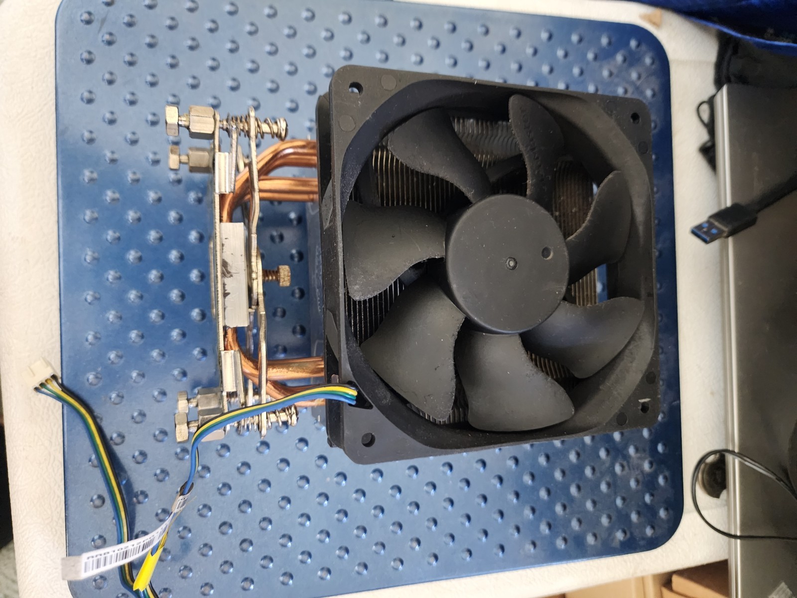 Coolermaster Cpu Cooler With Fan And Bottom Bracket