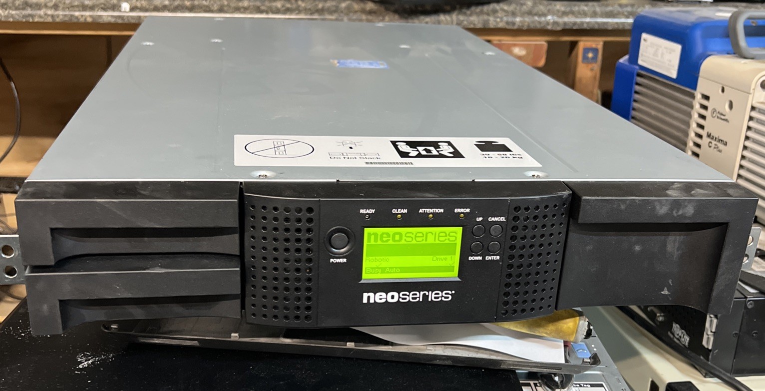 Overland Tandberg NEOs T24 TAPE LIBRARY *NO DRIVE* tfast shipping