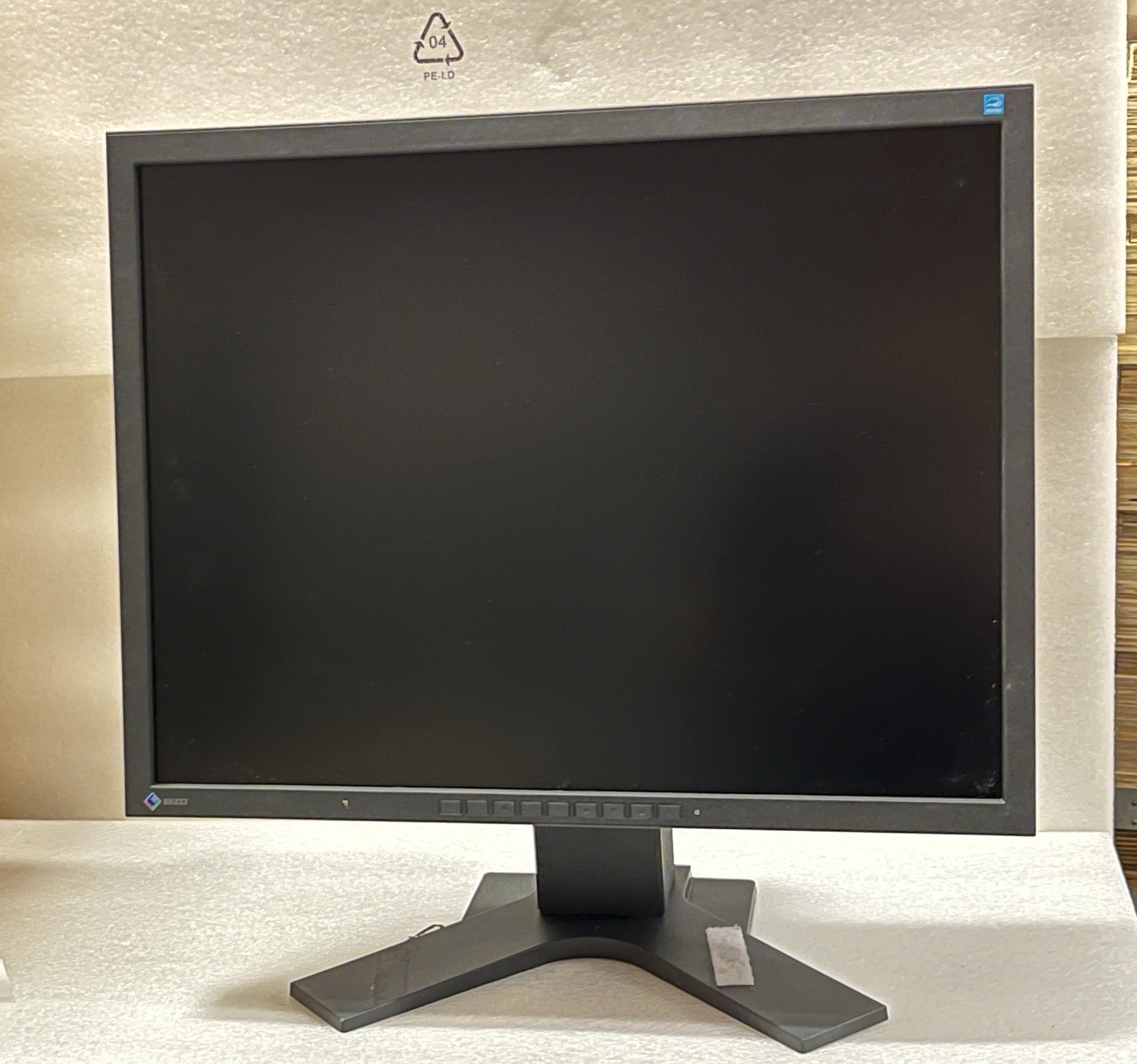 EIZO FlexScan S2133 21.3" IPS LCD Monitor 1600x1200 DP DVI VGA Japan Made 2013