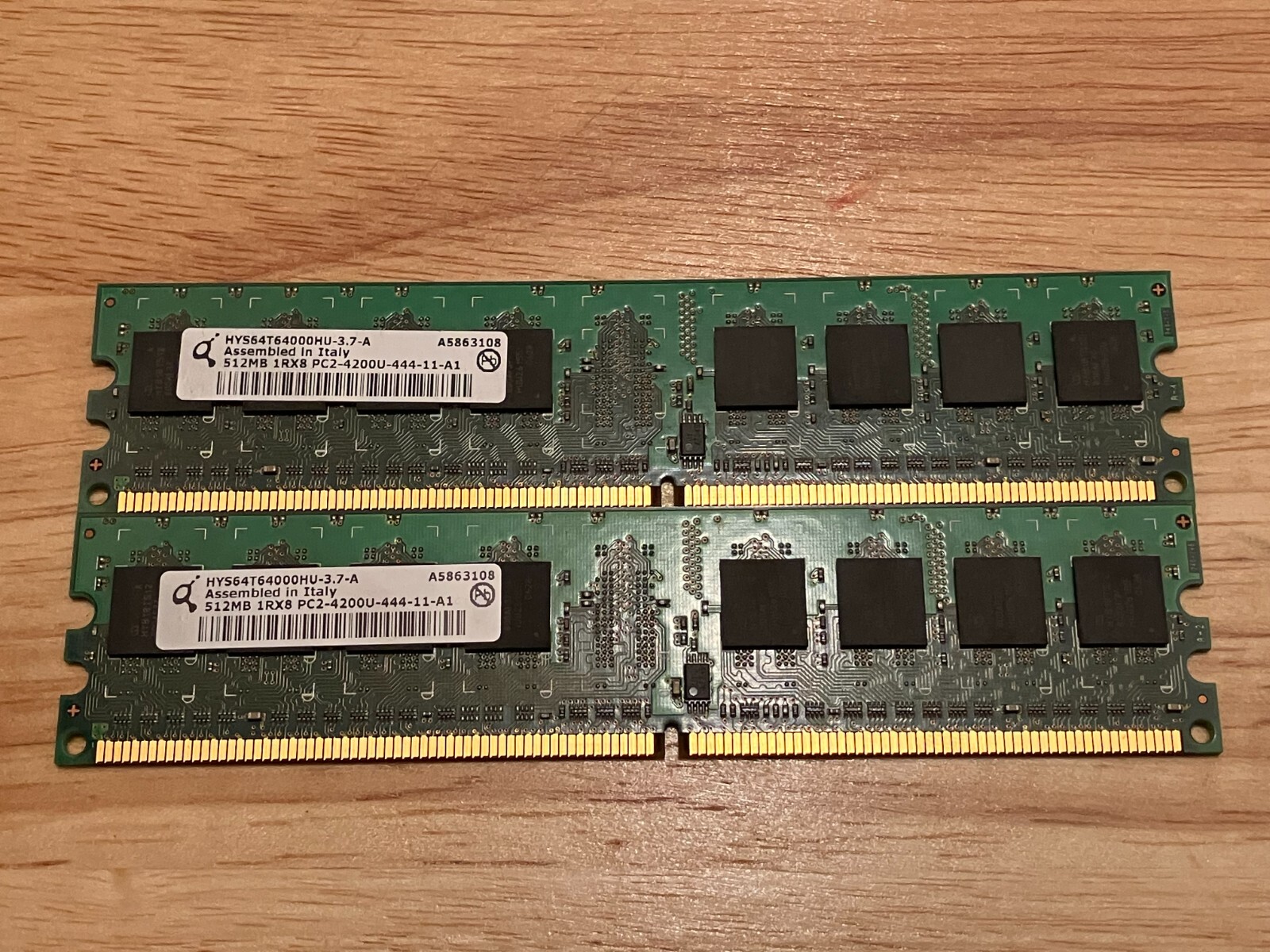 HYNIX HYS64T64000HU-3.7-A 1GB Kit (2 x 512MB) 1Rx8 PC2-4200U-444-11-A1 Memory RA