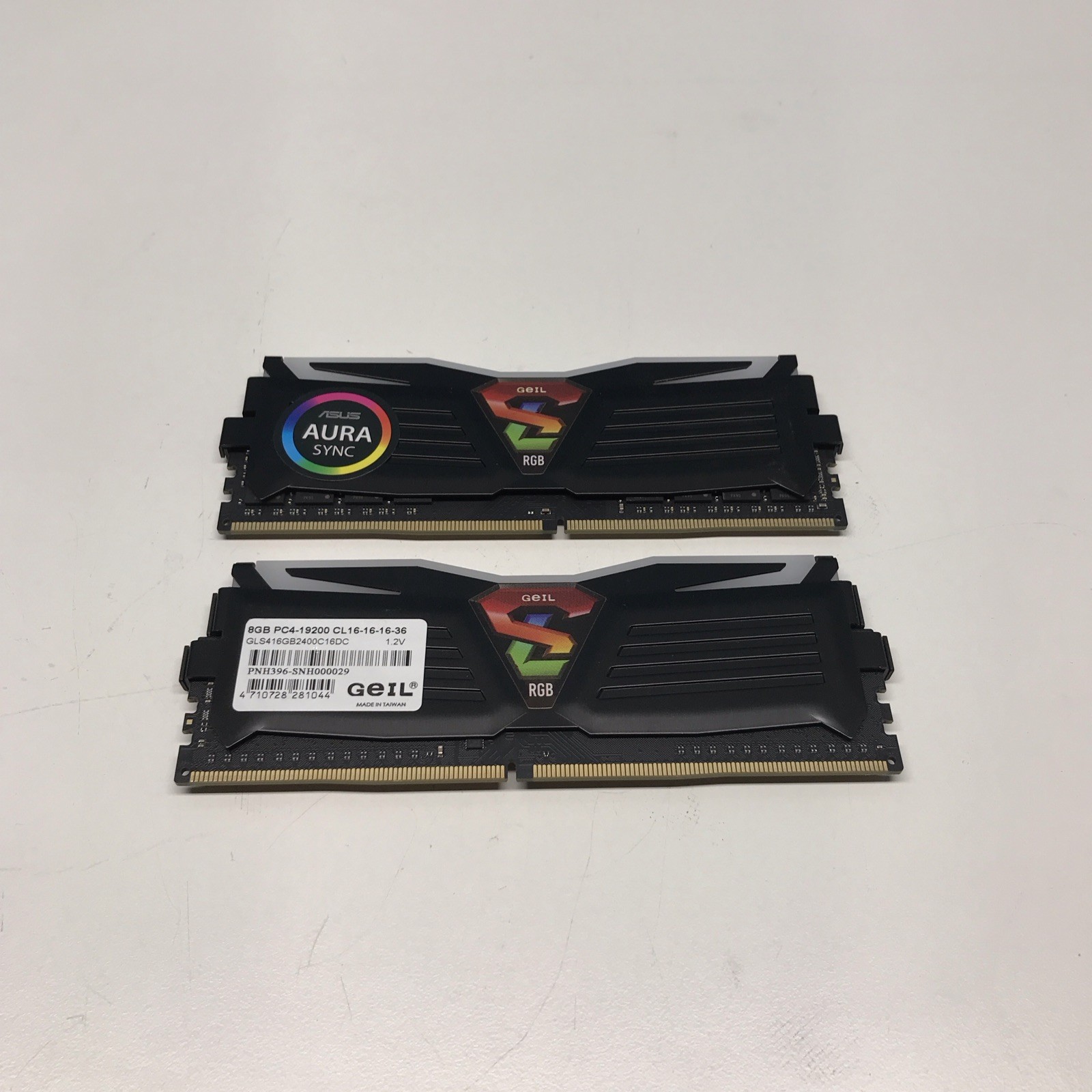 GEIL ASUS AURA SYNC  16GB ( 2x8) =16GB PC4-19200 GLS48GB3200C18AS DESKTOP MEMORY