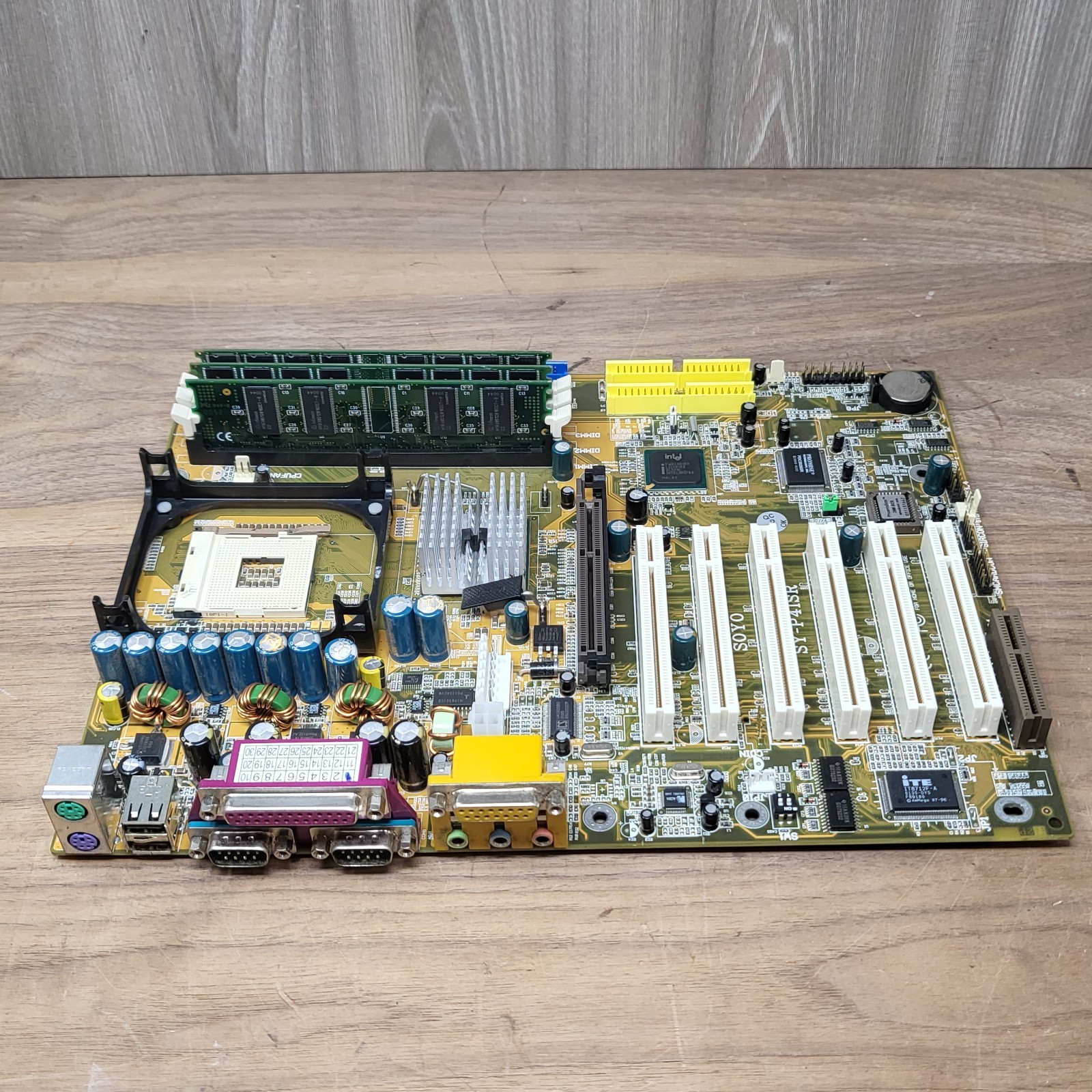 SOYO SY-P4ISR Socket 478 Pentium 4 Motherboard 384MB SDRAM Intel 845 Vintage