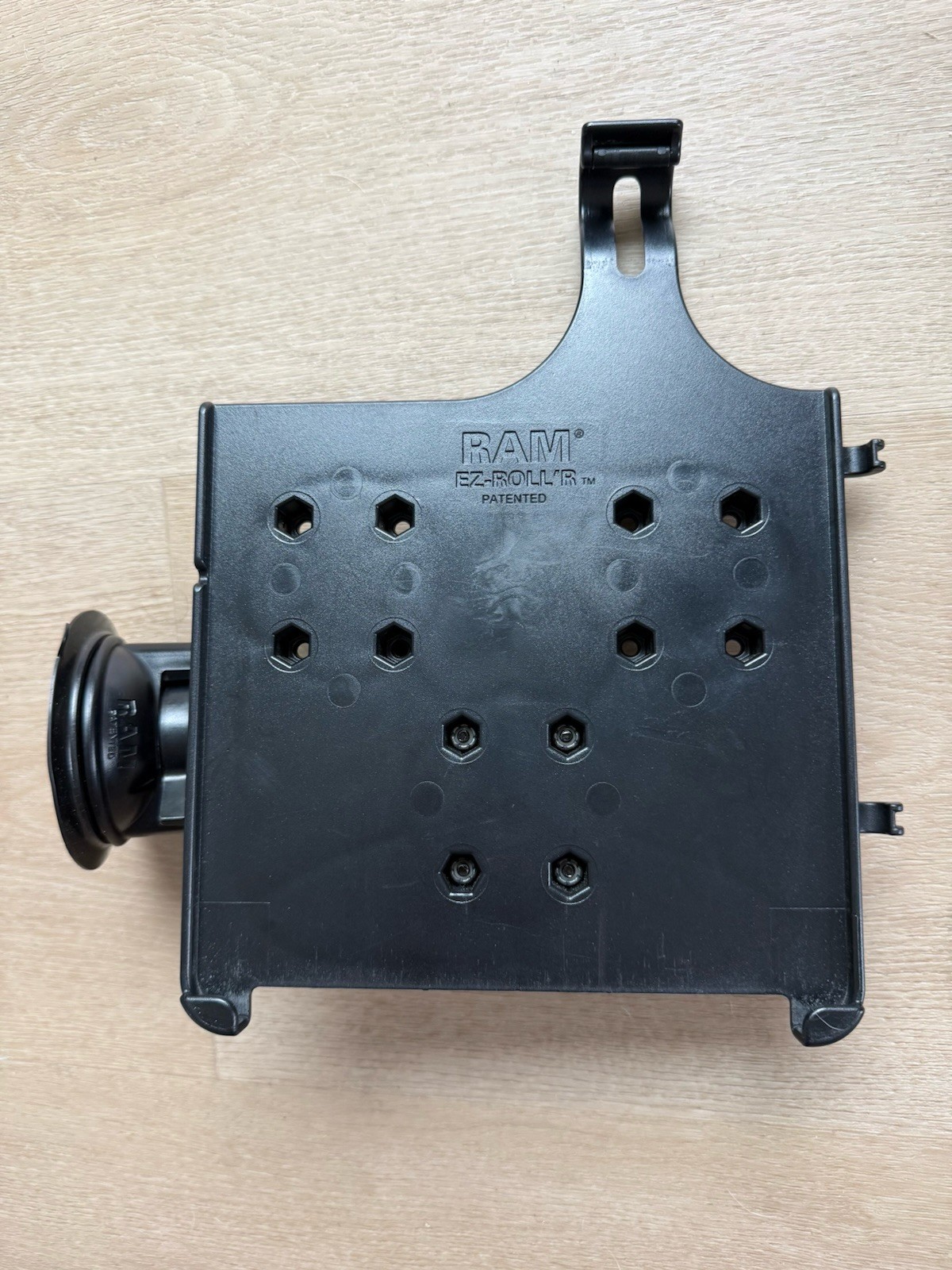 RAM Mount EZ-Roll’r iPad Pro 11” Suction Cup Mount RAM-B-166-AP23U