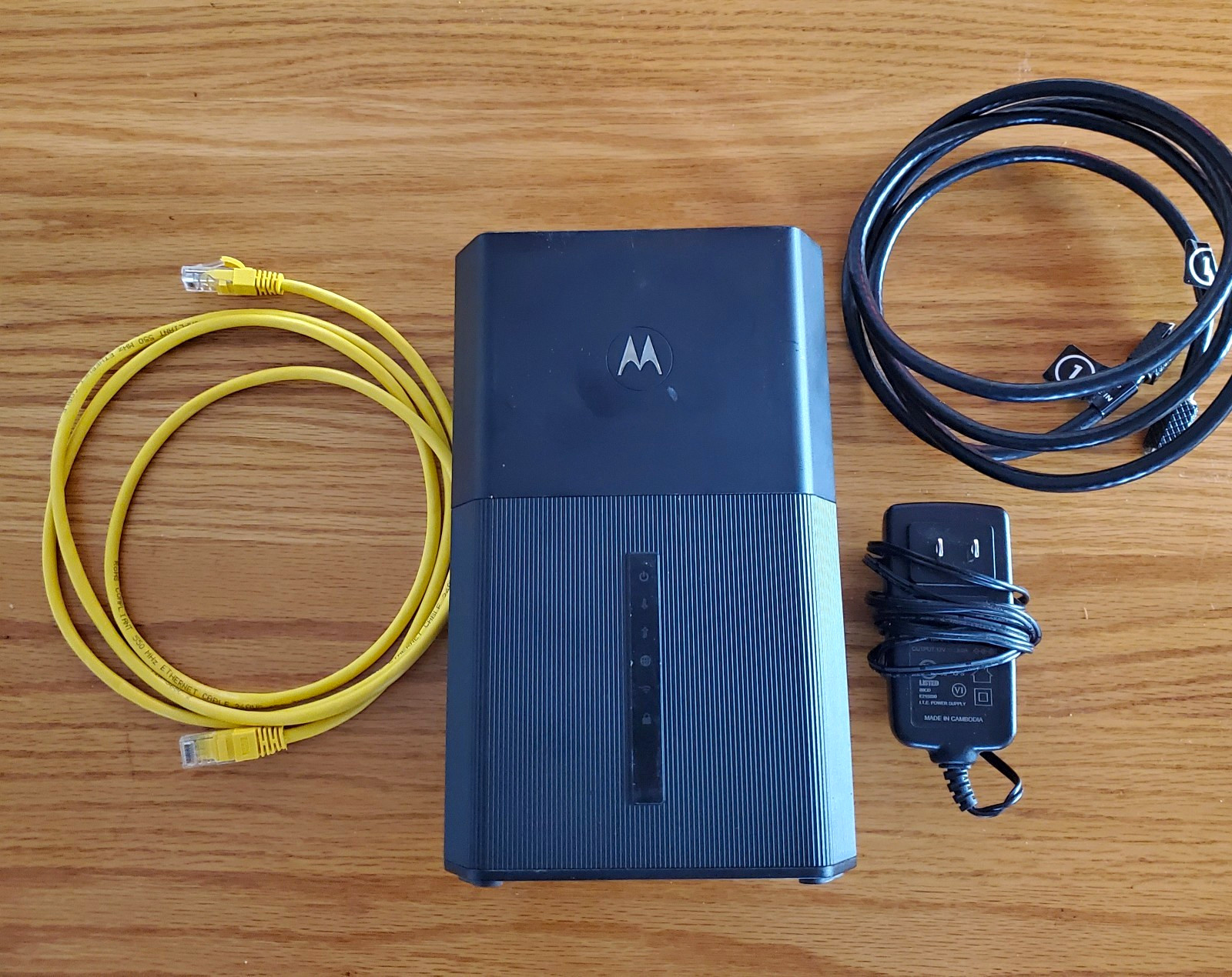 Motorola MG8725 DOCSIS 3.1 Cable Modem + AX6000 Wi-Fi 6 Router Combo