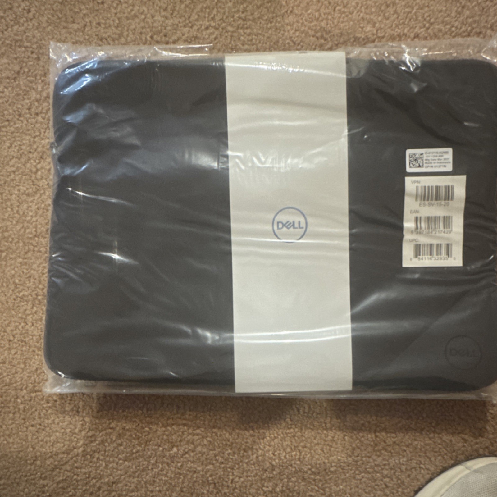 Dell Essential Sleeve 15 Black Laptop Sleeve Case 15 in ES-SV-15-20 01271N