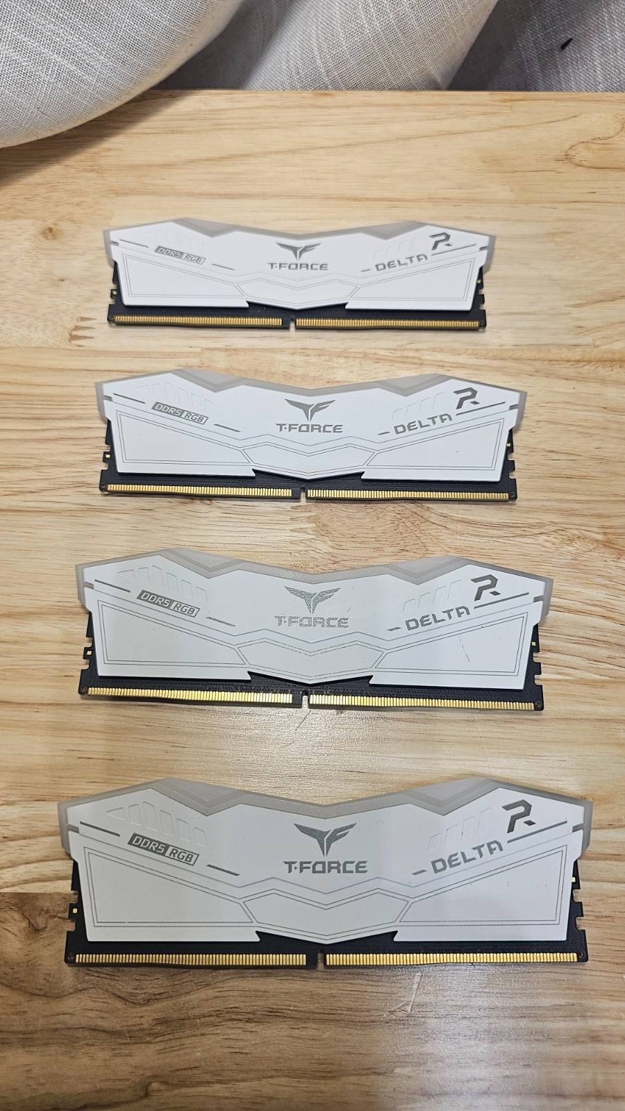TEAMGROUP T-Force Delta RGB DDR5 7200MHz 64GB (16GB x 4)