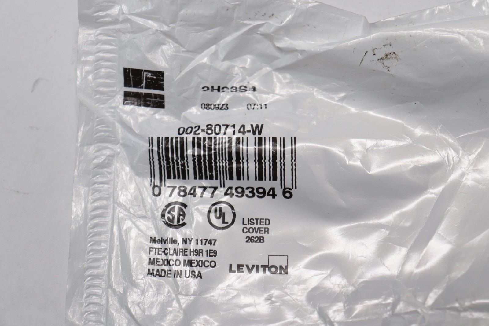 Leviton No Device Blank Wall Plate 1-Gang Thermoplastic Nylon White 80714-W