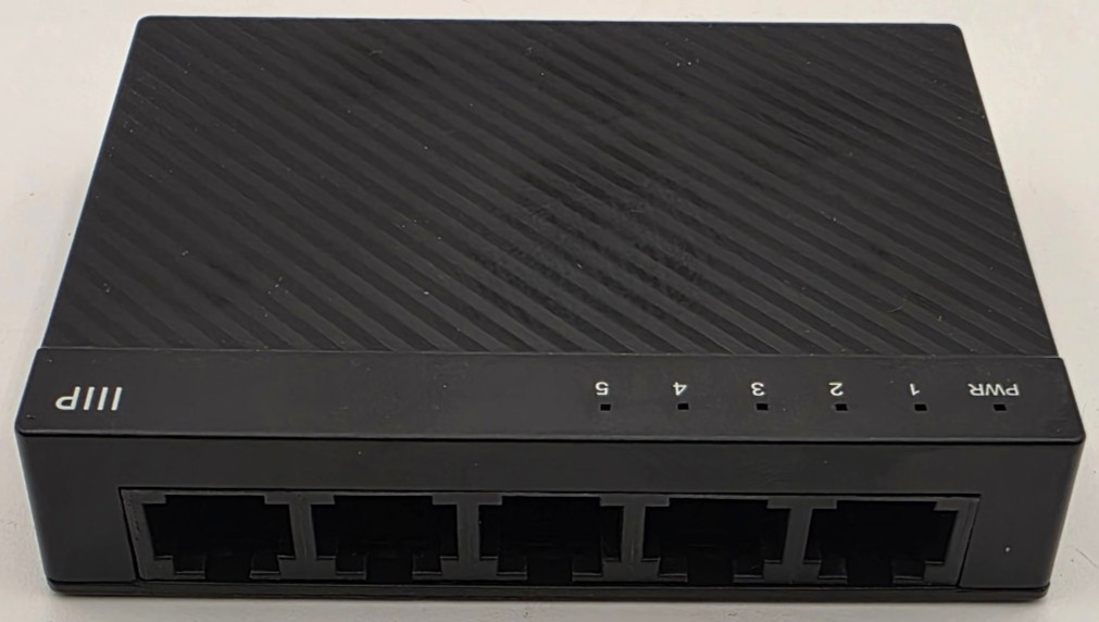 Monoprice 5-Port 10/100/1000Mbps Gigabit Ethernet Unmanaged Switch 41710