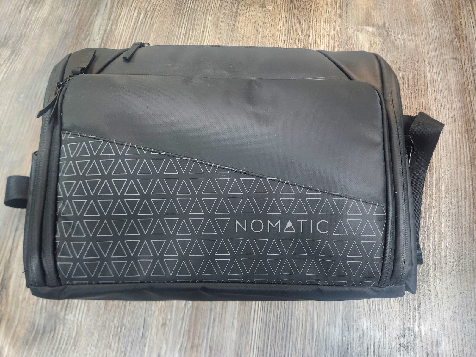 $299 NOMATIC Messenger Bag V2 TSA Ready Laptop Sleeve 15L Volume Magnetic Strap