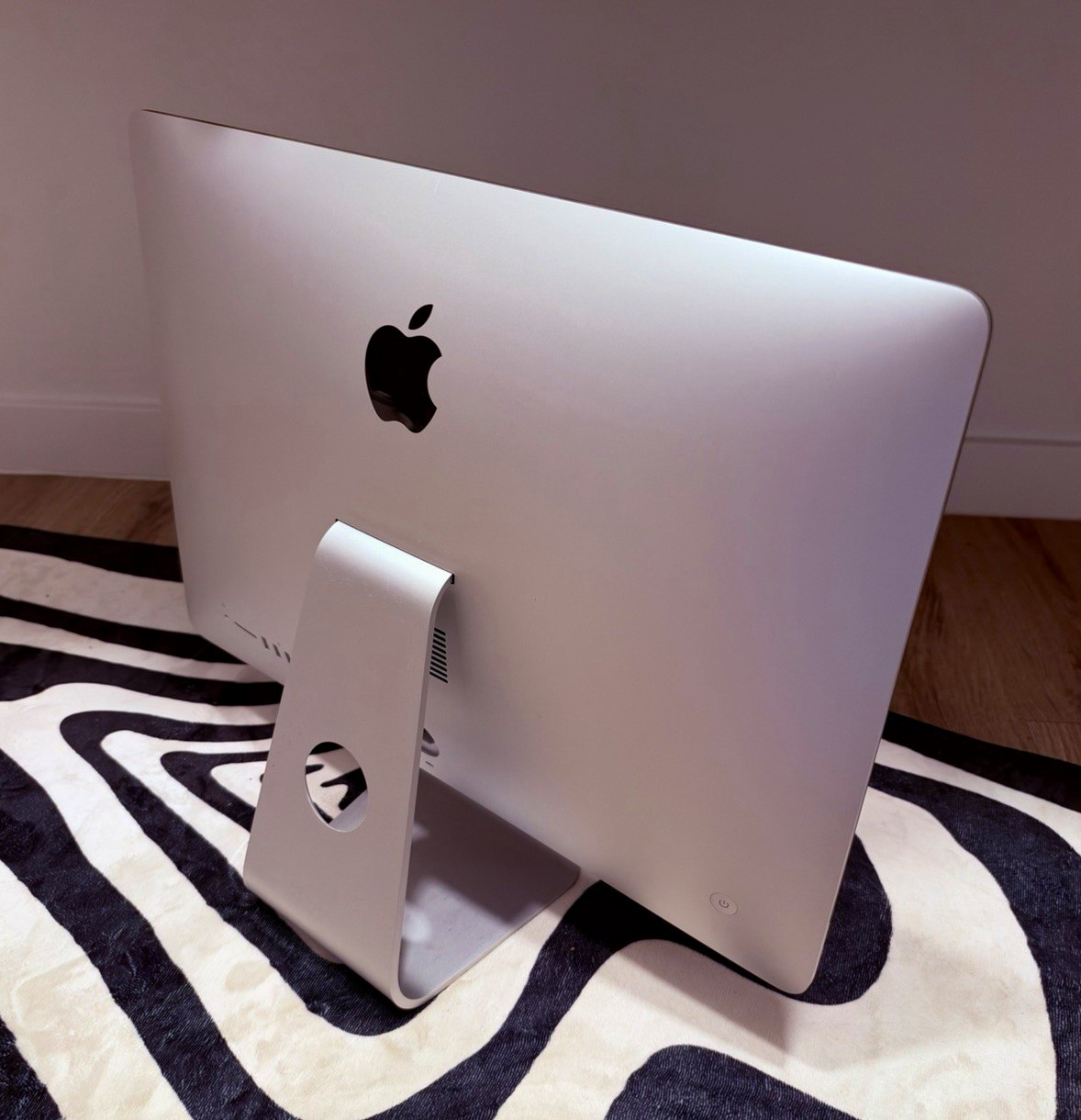 Apple iMac 21.5" (2017) A1418 Intel Core i5 2.3GHz 1TB