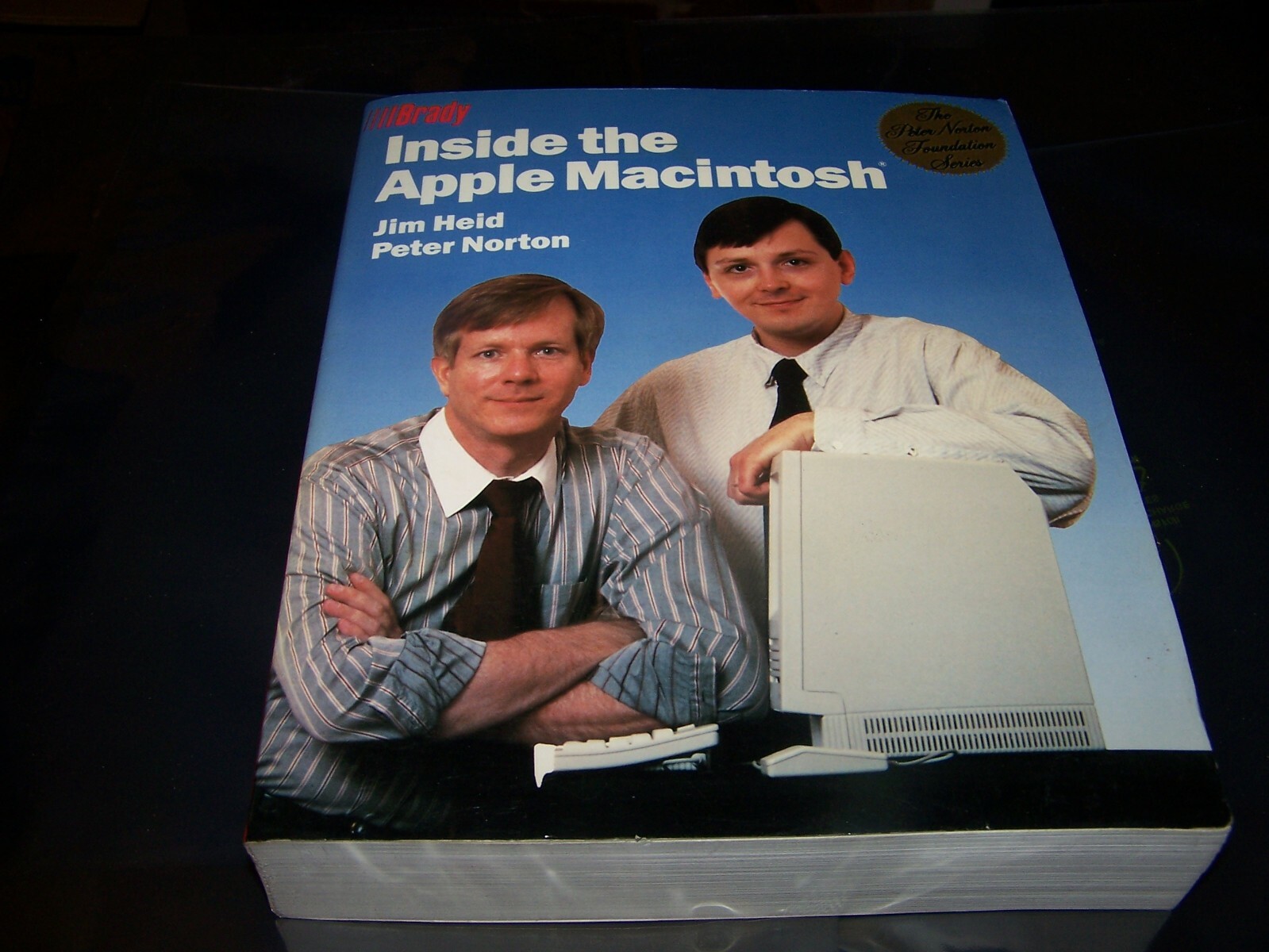 Brady Inside the Apple Macintosh Peter Norton Foundation Series - 1989 600 pages