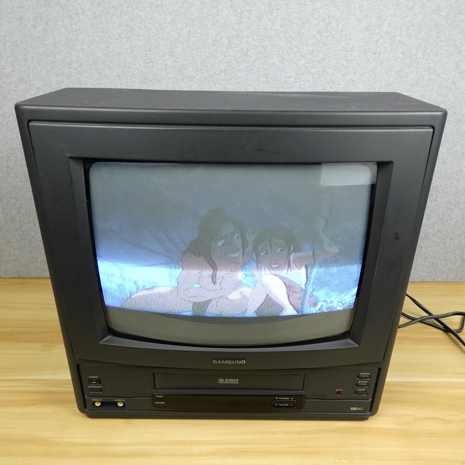 Samsung 13.5" CRT TV CXB1322 w/VCR No Remote Retro Gaming Tested Vintage 1993