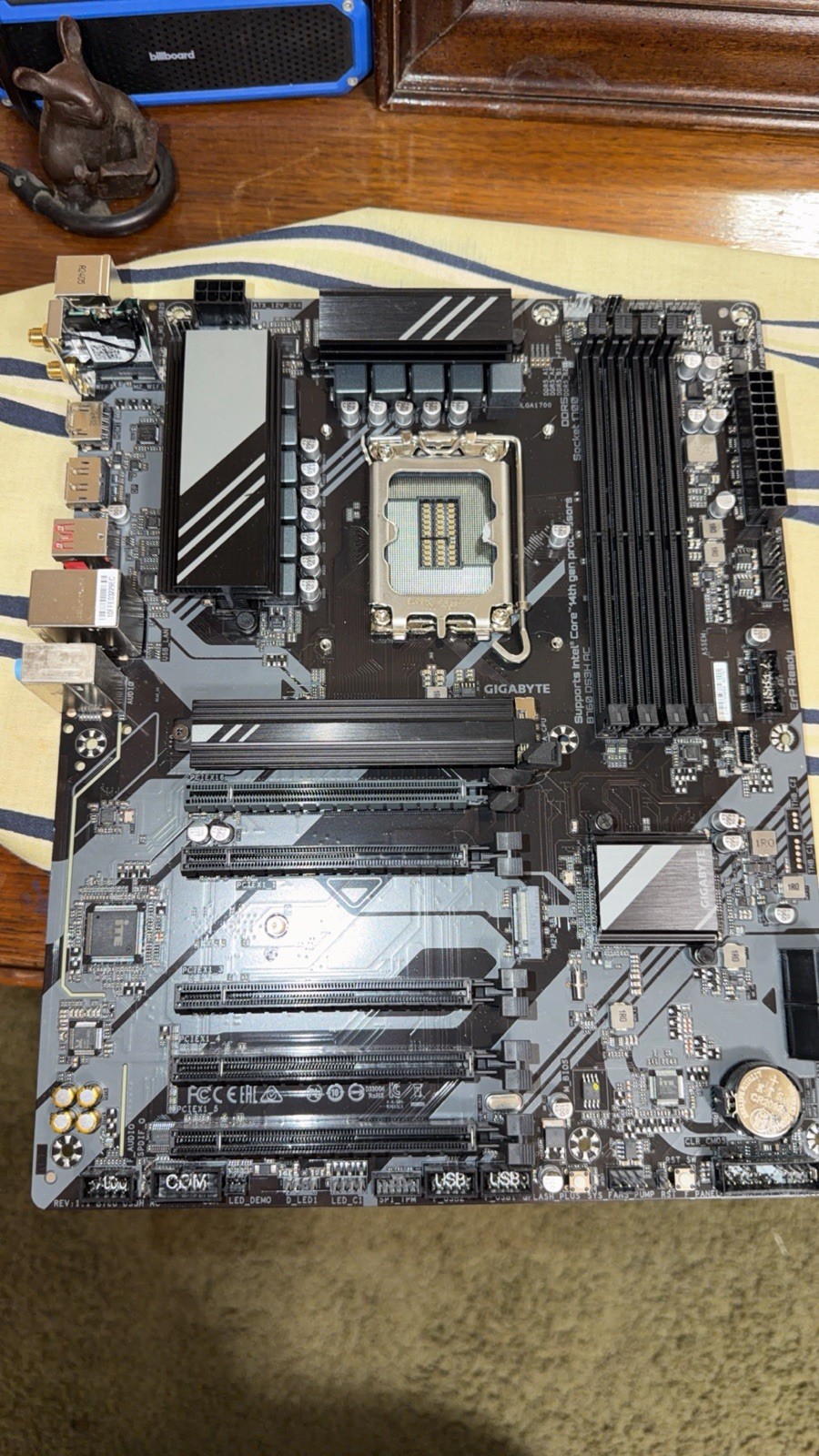 GIGABYTE B760 DS3H AC ATX Intel LGA1700 DDR5 4-DIMM Motherboard HDMI/DP