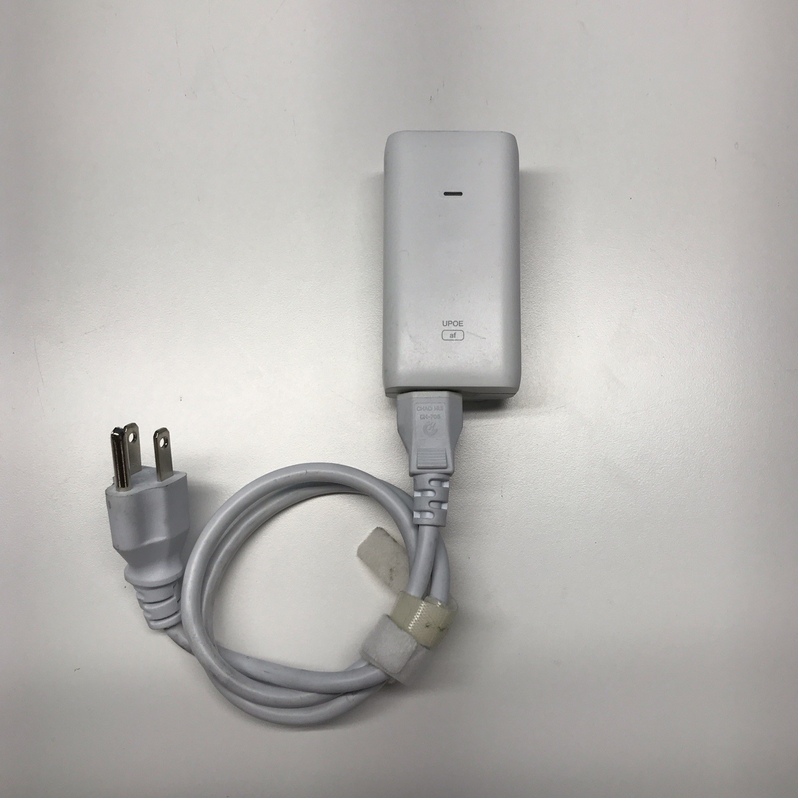 Ubiquiti Networks U-POE-AF 48VDC 15W Gigabit PoE Injector - White