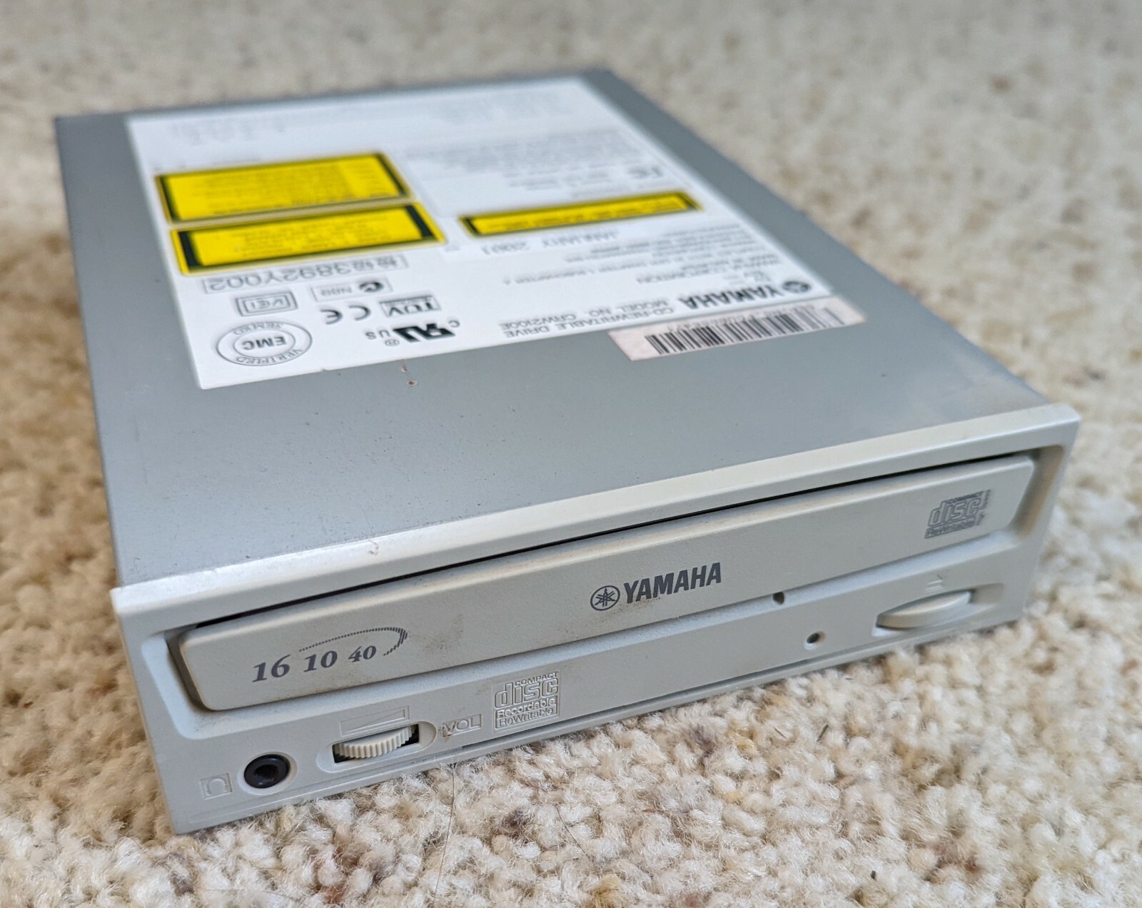 Vintage Yamaha CRW2100E CD-RW CD-Rewritable IDE Drive 16x-10x-40x from 2001