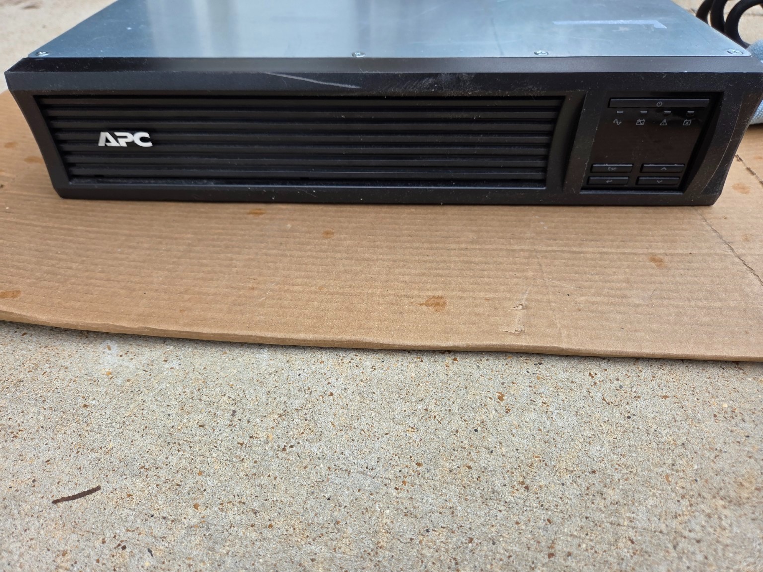 APC SMT2200RM2U Smart-UPS 2200VA 1980W 120V 2U Rackmount UPS