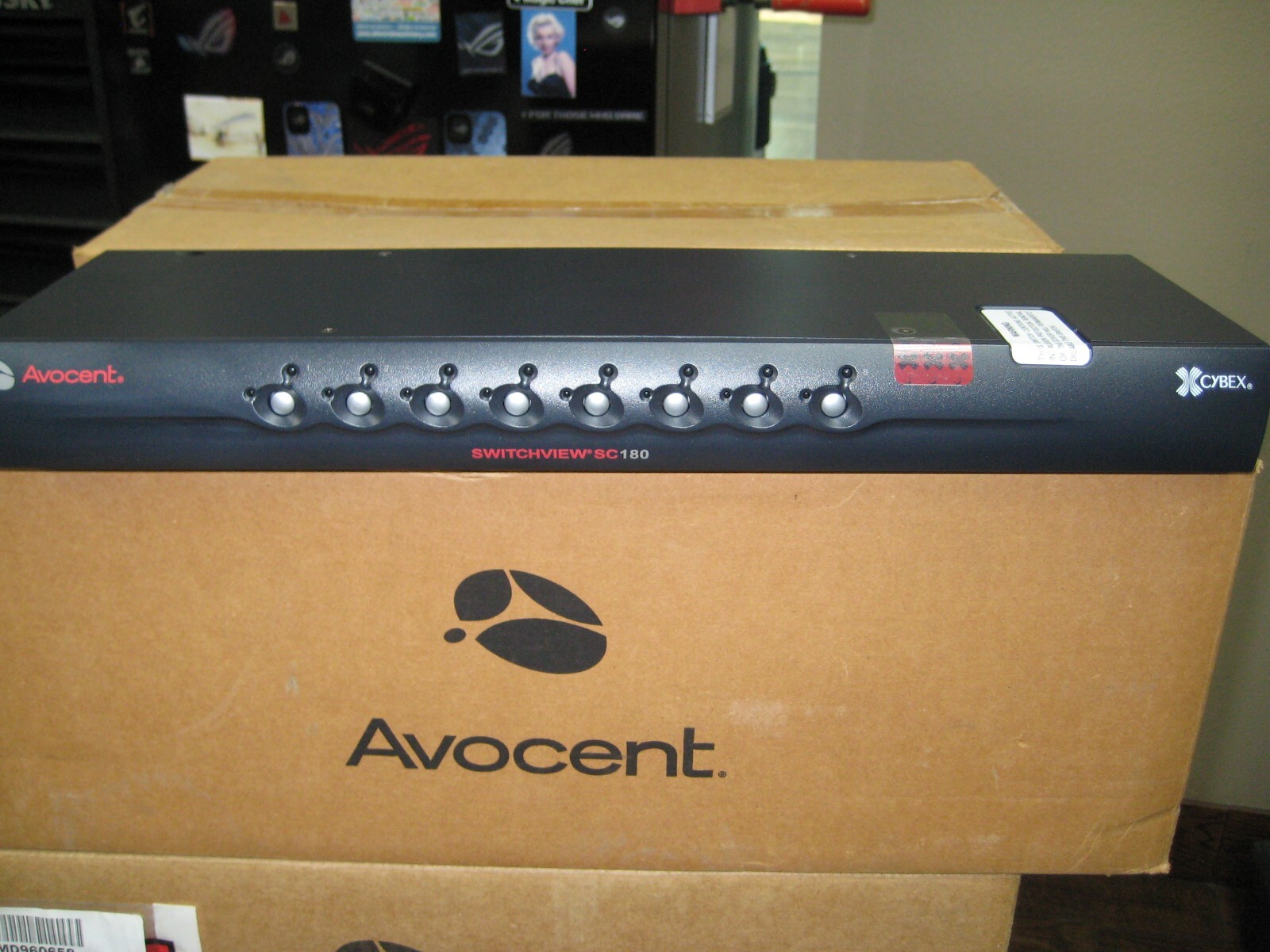 Avocent Switchview SC180 8 Port KVM 520-679-502 RS232 Switch Cybex New