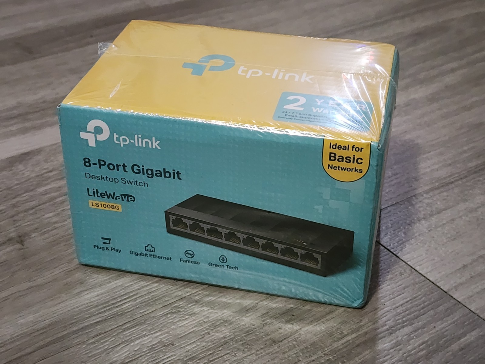 TP-LINK LS1008G 8-Port 1000Mbps Desktop Switch - Black