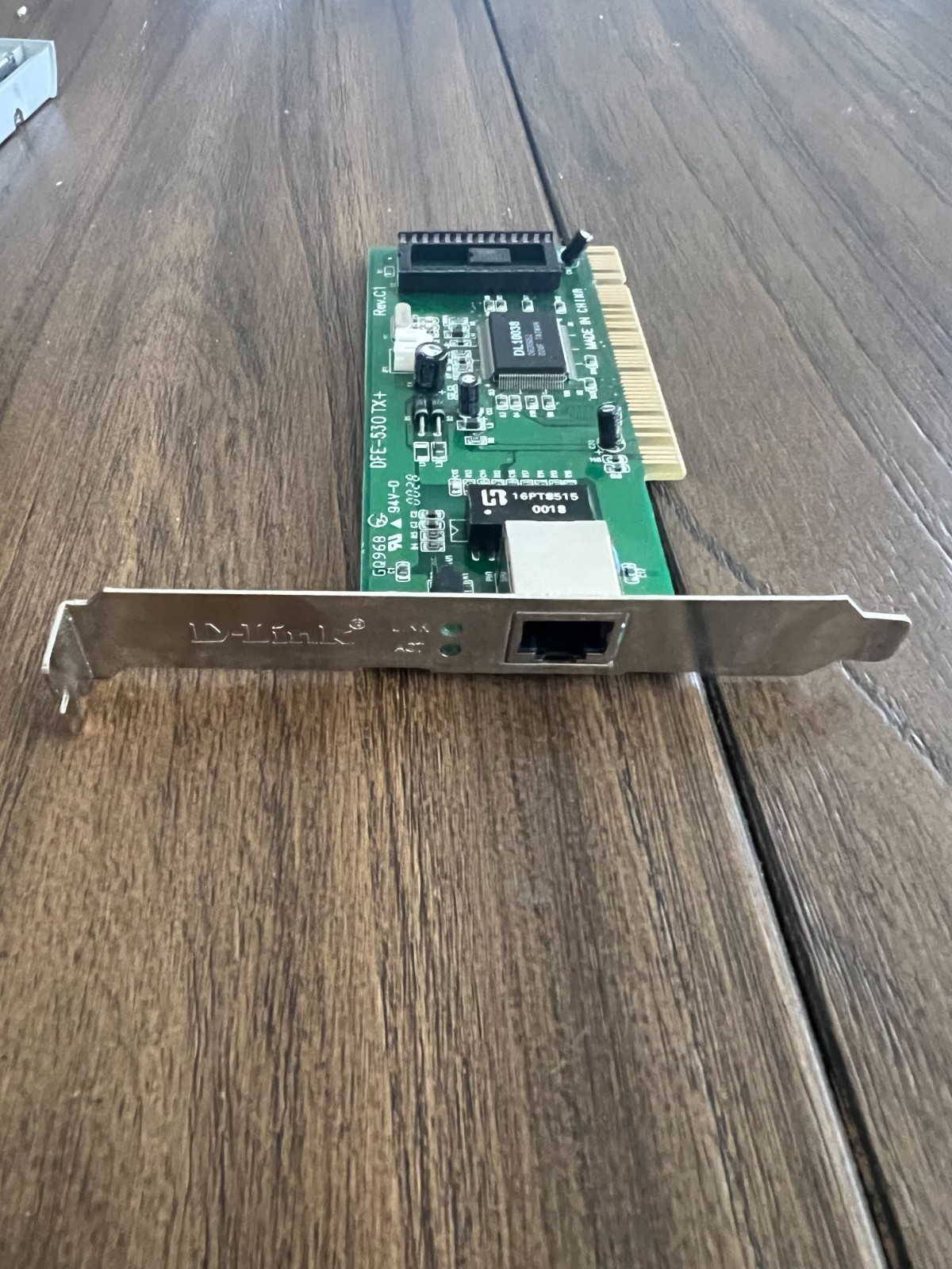 D-Link DFE-530TX+ Fast Ethernet Desktop PCI Adapter Network Interface Card NIC