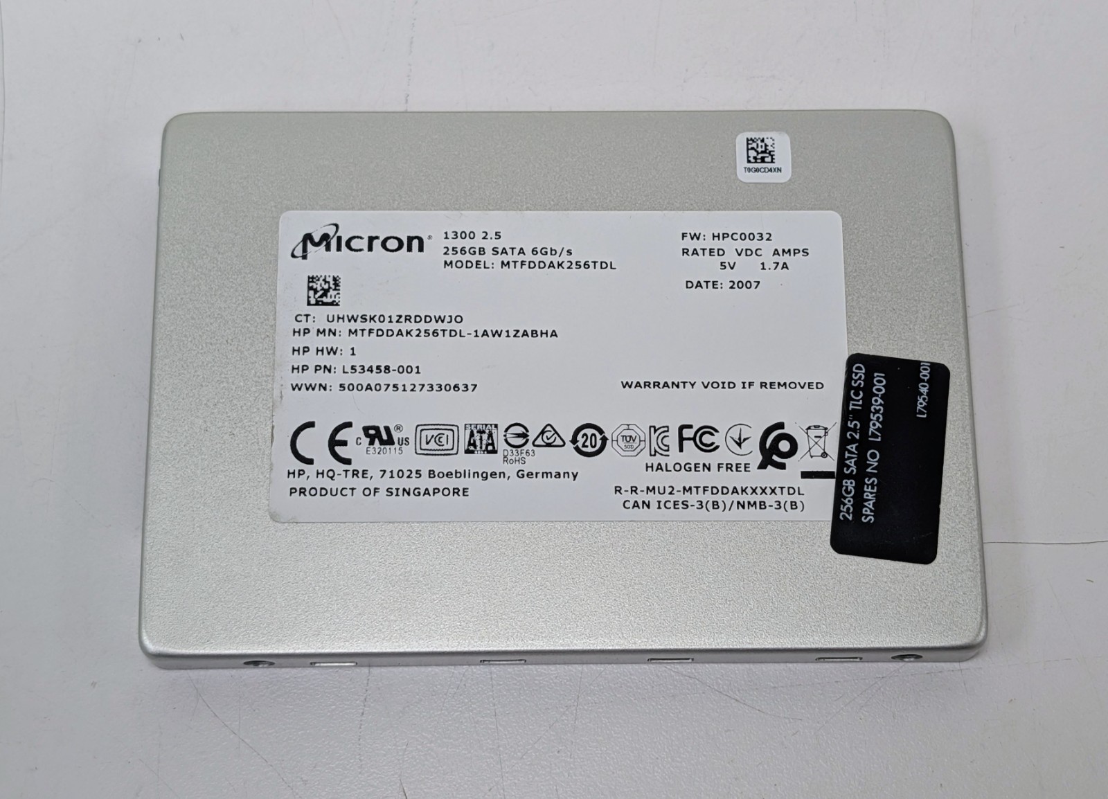 Micron 1300 MTFDDAK256TDL 256 GB SATA III 2.5 in Solid State Drive