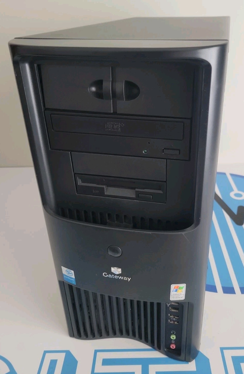 Empty Retro Gateway E-Series (AK) MFATXNIA BGL E-6500 Computer Chassis Case +CD