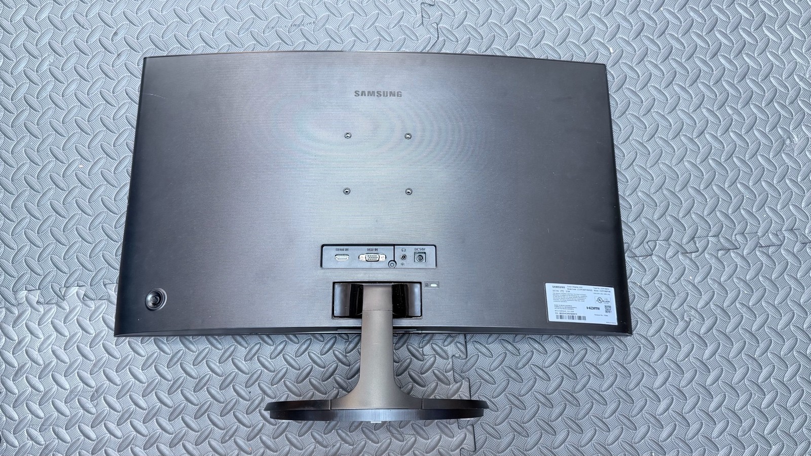 Samsung 27 inch Curved LED Monitor Full HD 1080p HDMI VGA Black