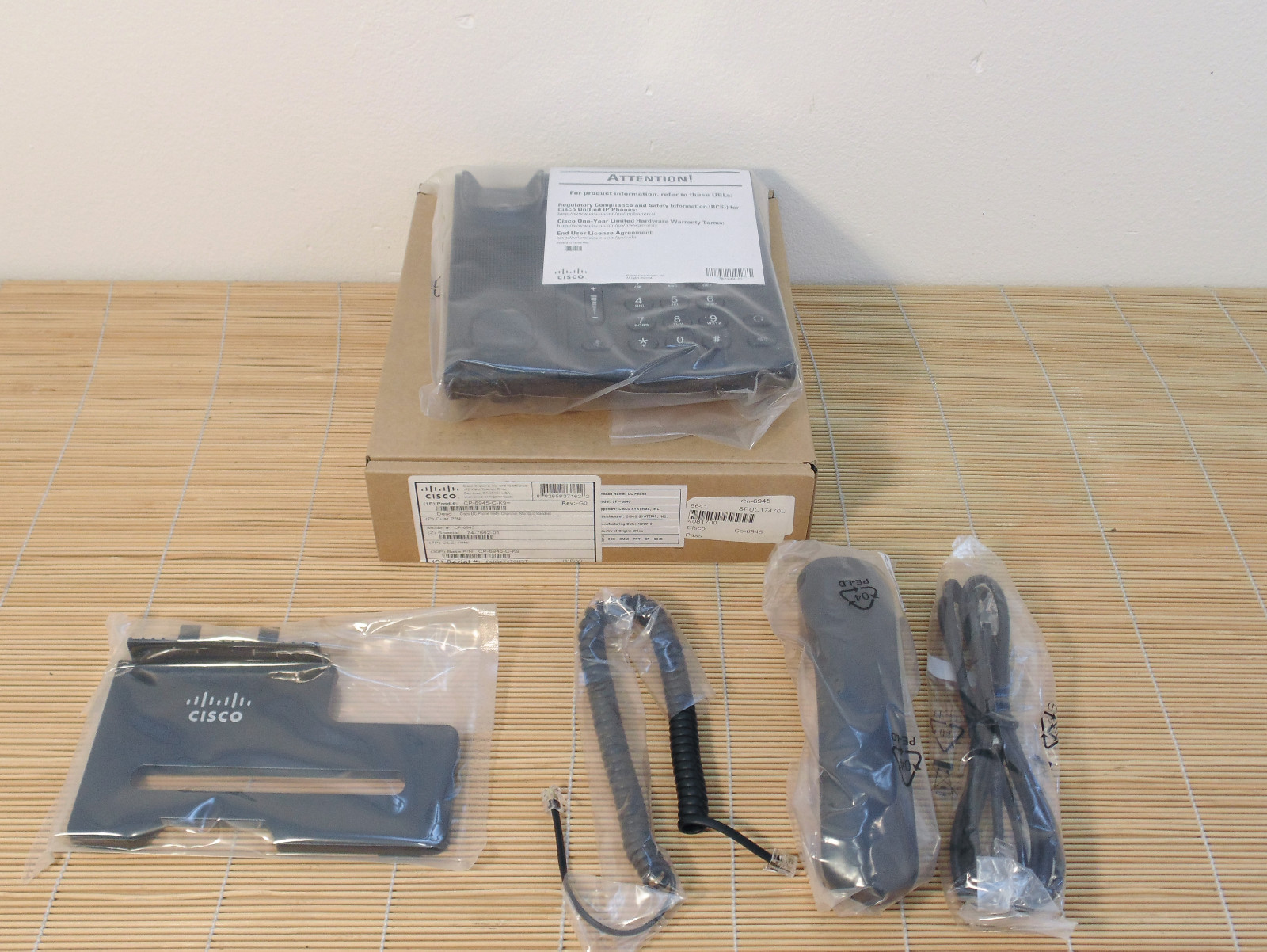NEW Cisco CP-6945-C-K9 Unified IP Phone 6945 Charcoal, Standard Handset NEW OPEN