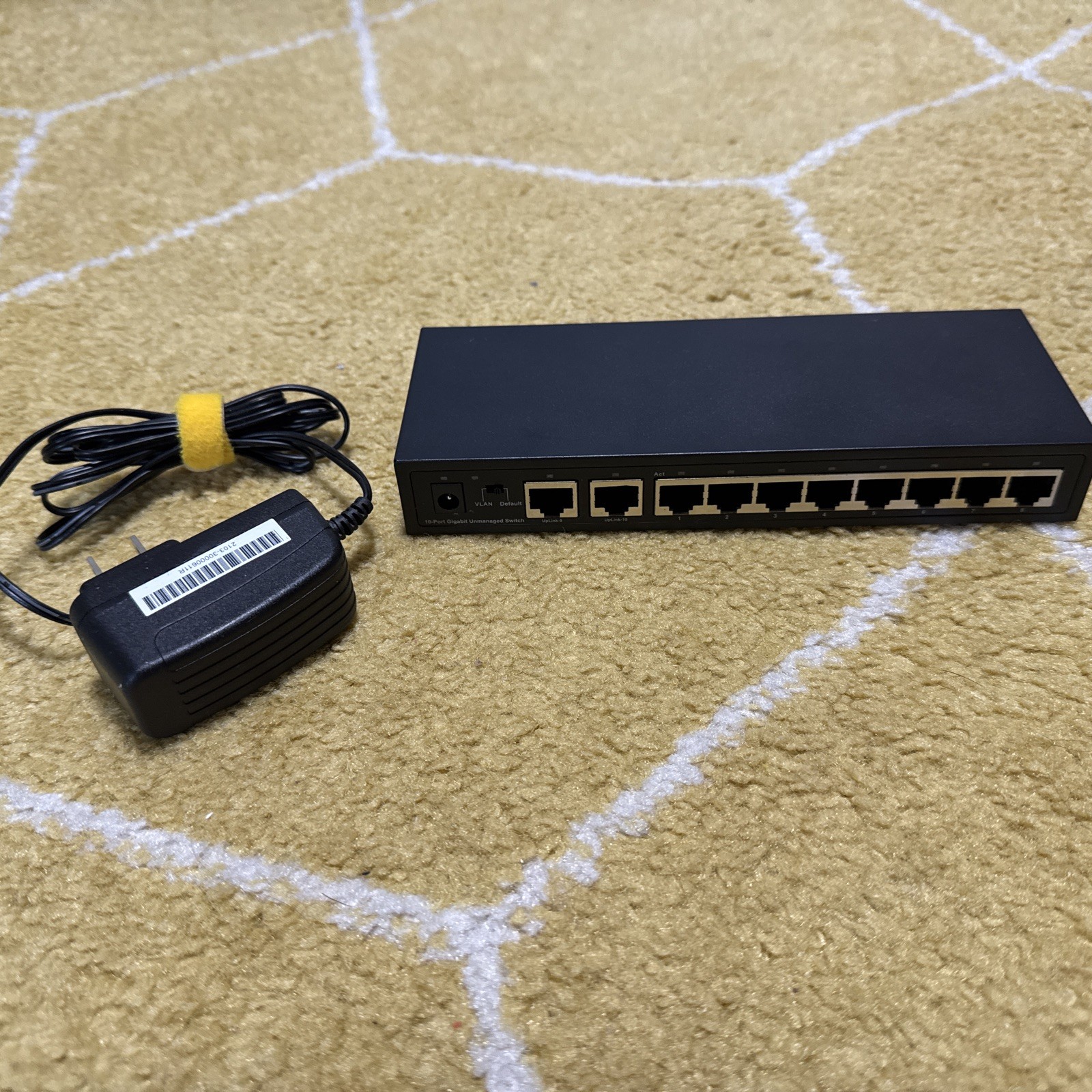 Binardat G10-082G 10-Port Gigabit Switch + 2 Uplink Ports | Power Adapter Incl