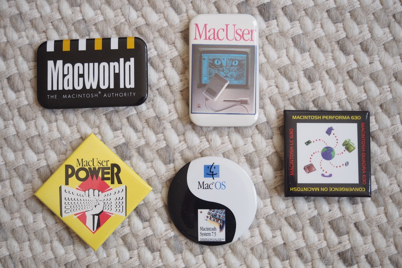 Lot of 5 Vintage 1990s Apple Mac/Macintosh MacUser Macworld Pins