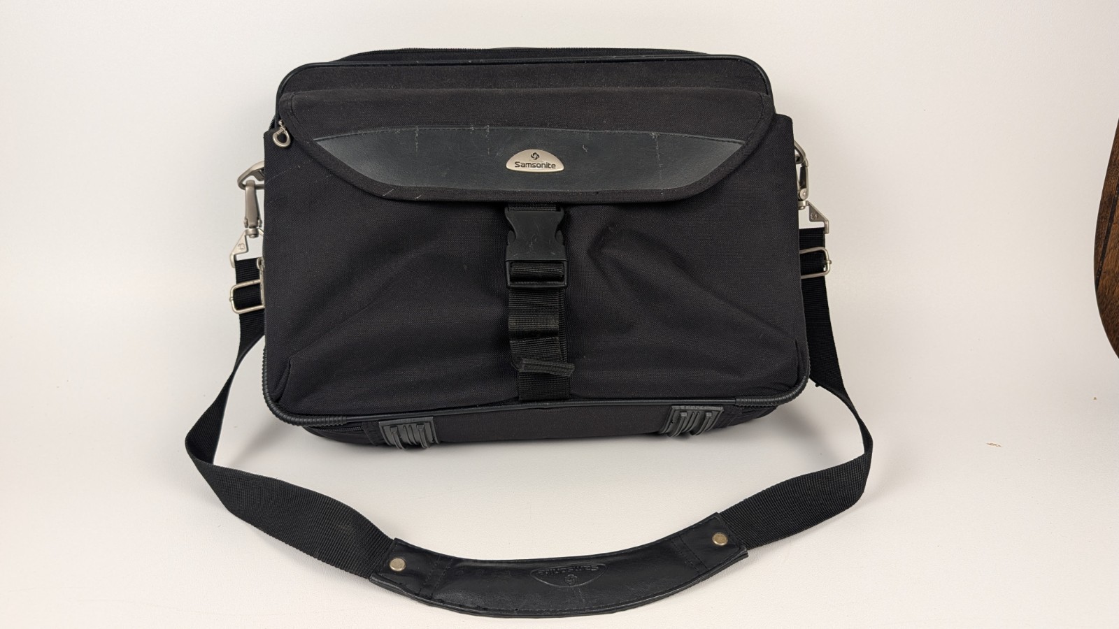 Samsonite Black Softshell Laptop Bag Notebook Case Shoulder Brief Case Padded