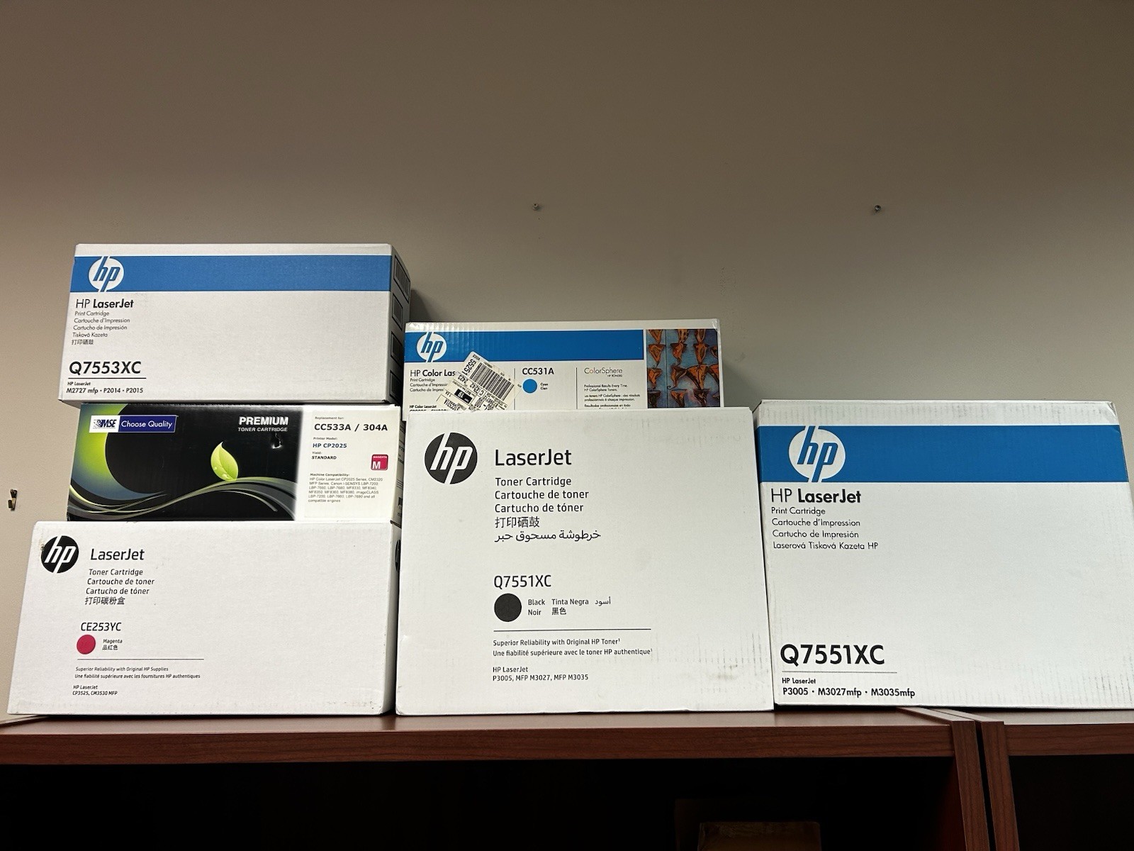 HP Random Sealed Toners Q7553XC CE253YC Q7551XC CC533A Genuine SEALED