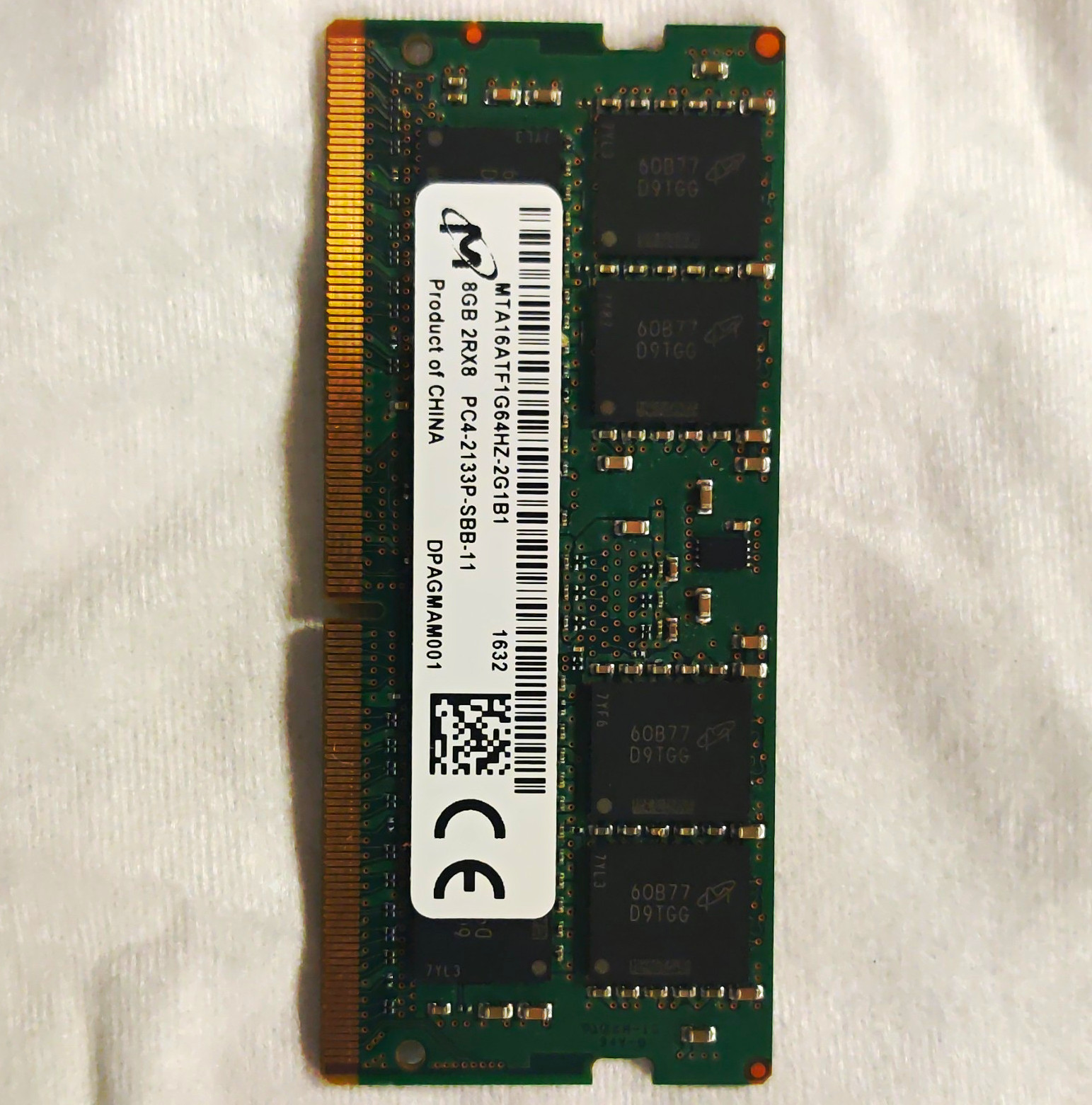 Micron 8GB DDR4 SO-DIMM PC4-2133P 260-Pin Non-ECC RAM MTA16ATF1G64HZ