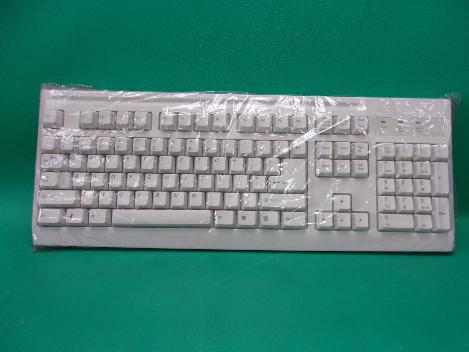 Mitsumi Electronics KFKEA4XT Keyboard - XT 104/105 - DIN Wired   New