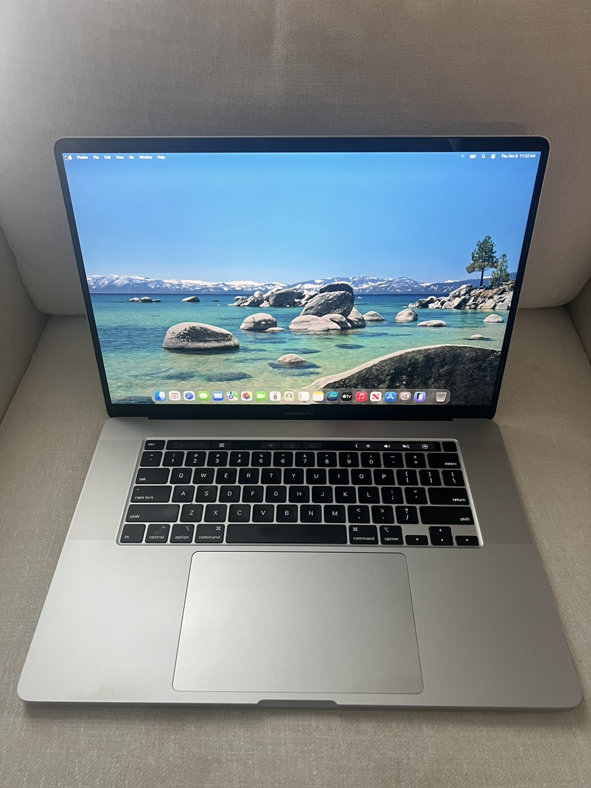 MacBook Pro 2019 16" i7 2.6GHz 8core, 16GB RAM,500GB SSD Radeon Pro 5300M/UHD630
