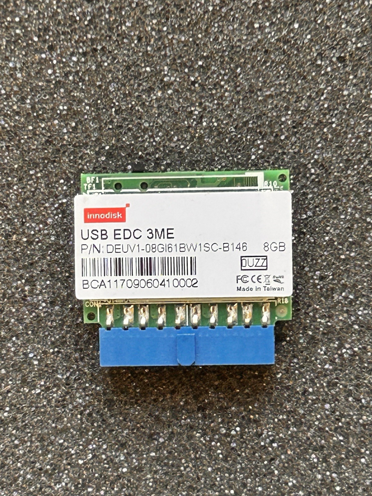 Innodisk USB EDC Vertical 3ME 8GB Industrial Flash DEUV1-08GI61BW1SC-B146