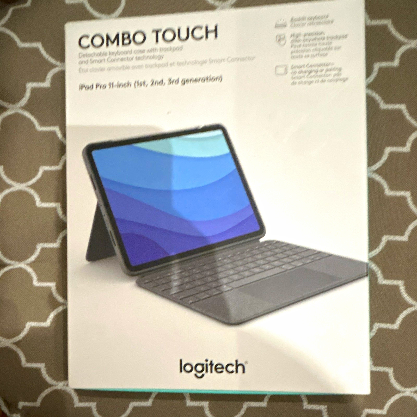 Logitech Combo Touch Gray Keyboard Folio w/ Trackpad for iPad Pro 11 inch Gray