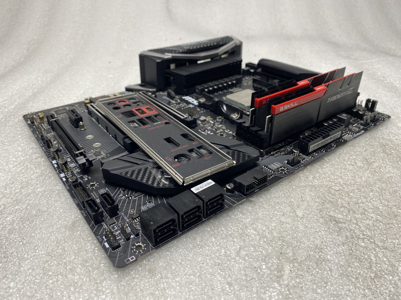 MSI X470 Gaming Pro Carbon AMD Ryzen 7 2700 3.2GHz 16GB DDR4 GSKILL 3200MHz RAM