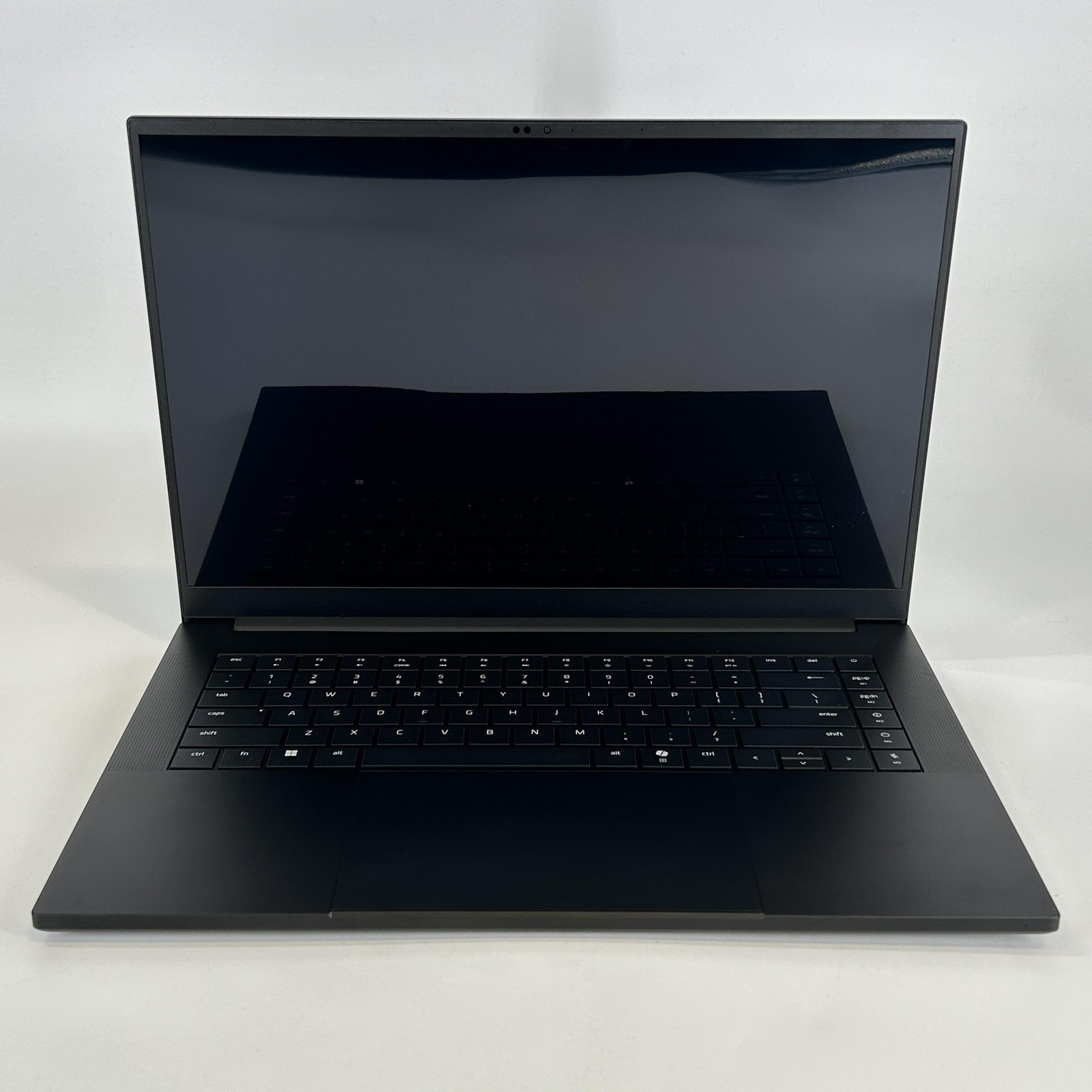Razer Blade 16 240Hz QHD+ 2025 2.0 GHz Ryzen AI 9 HX 370 32GB 2TB SSD RTX 5090