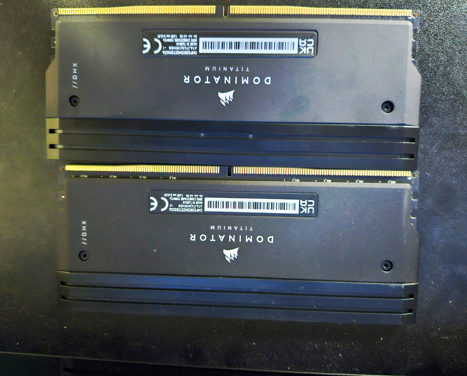 Corsair Dominator Titanium 32GB (2x16GB) DDR5-7200 XMP 3.0